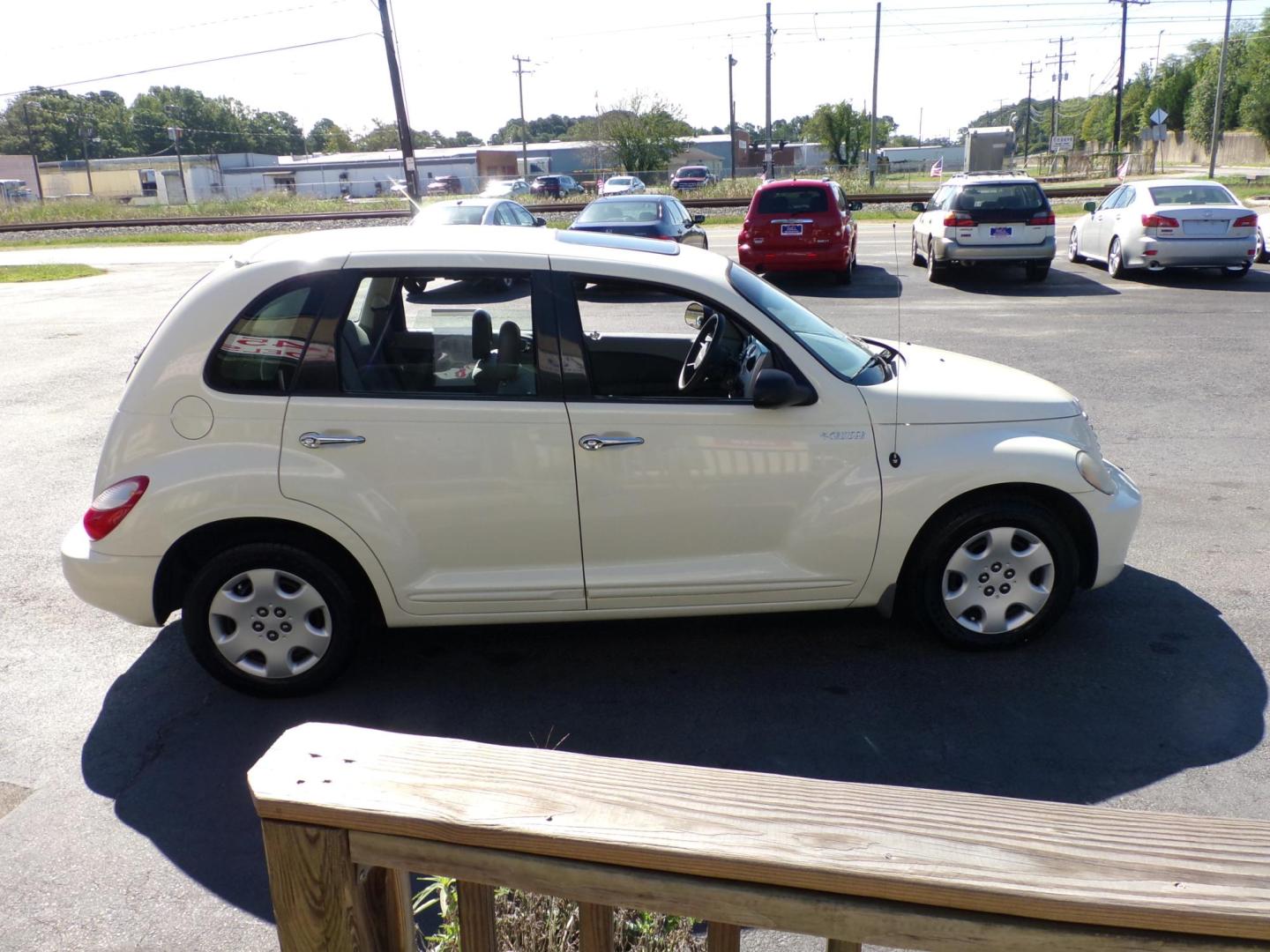 2006 WHITE Chrysler PT Cruiser Touring Edition (3A8FY58B46T) with an 2.4L L4 DOHC 16V engine, located at 5700 Curlew Drive, Norfolk, VA, 23502, (757) 455-6330, 36.841885, -76.209412 - Photo#15