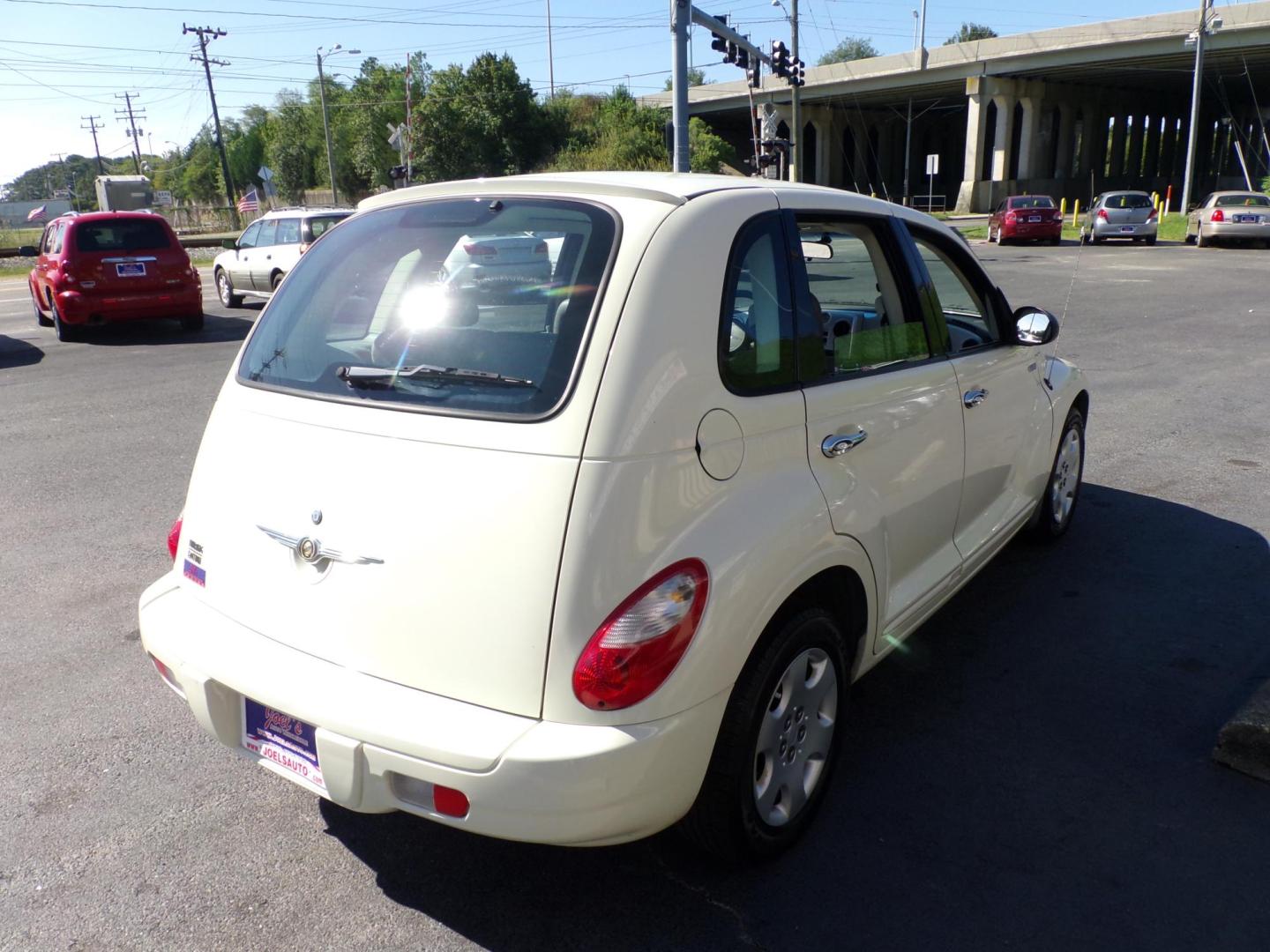 2006 WHITE Chrysler PT Cruiser Touring Edition (3A8FY58B46T) with an 2.4L L4 DOHC 16V engine, located at 5700 Curlew Drive, Norfolk, VA, 23502, (757) 455-6330, 36.841885, -76.209412 - Photo#14