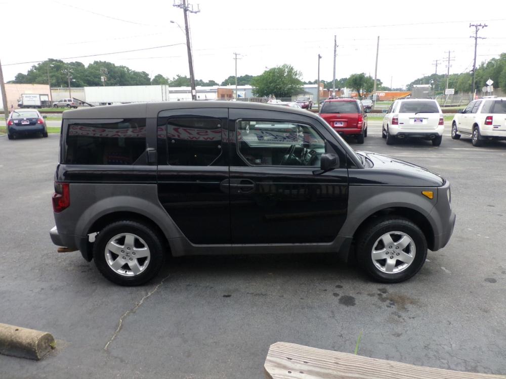 2003 Black Honda Element EX 2WD (5J6YH17573L) with an 2.4L L4 DOHC 16V engine, 5-Speed Manual Overdrive transmission, located at 5700 Curlew Drive, Norfolk, VA, 23502, (757) 455-6330, 36.841885, -76.209412 - Photo #13