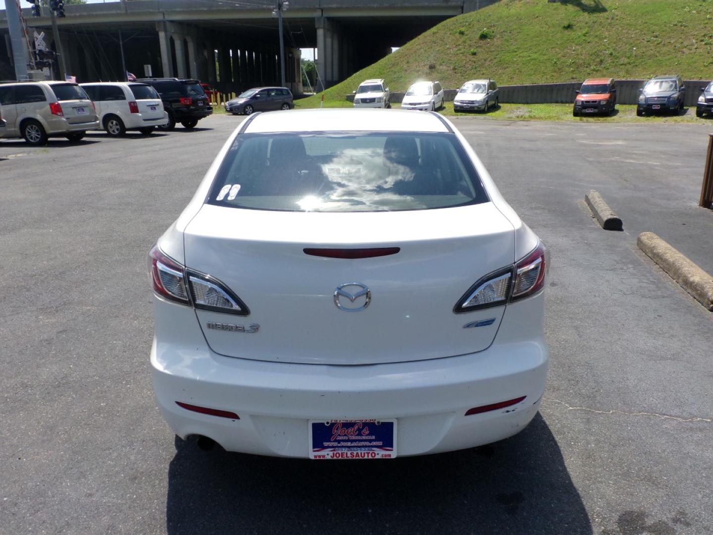 2012 white Mazda MAZDA3 i Touring 4-Door (JM1BL1V79C1) with an 2.0L L4 DOHC 16V engine, located at 5700 Curlew Drive, Norfolk, VA, 23502, (757) 455-6330, 36.841885, -76.209412 - Photo#19