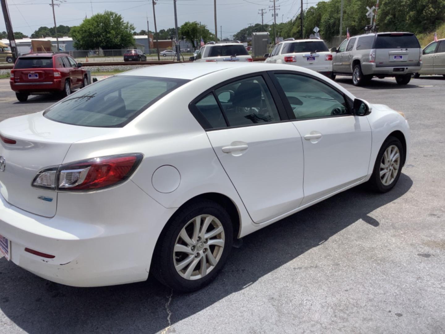 2012 white Mazda MAZDA3 i Touring 4-Door (JM1BL1V79C1) with an 2.0L L4 DOHC 16V engine, located at 5700 Curlew Drive, Norfolk, VA, 23502, (757) 455-6330, 36.841885, -76.209412 - Photo#8