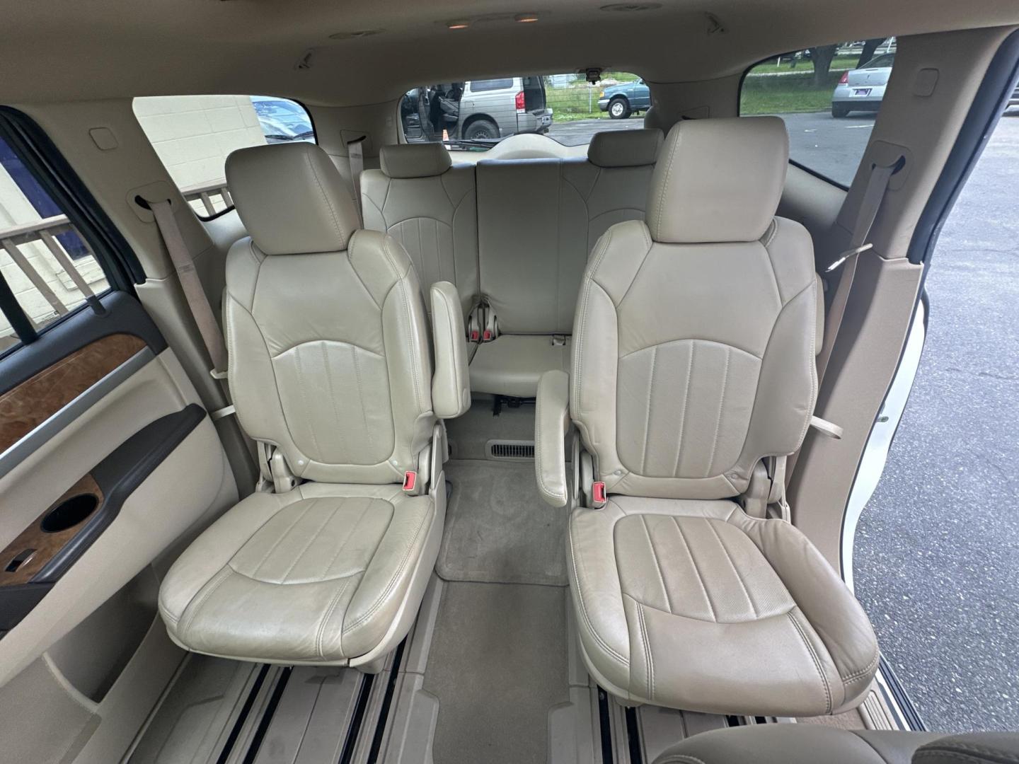 2012 White Buick Enclave Leather FWD (5GAKRCED3CJ) with an 3.6L V6 DOHC 24V engine, 6-Speed Automatic Overdrive transmission, located at 5700 Curlew Drive, Norfolk, VA, 23502, (757) 455-6330, 36.841885, -76.209412 - Photo#9