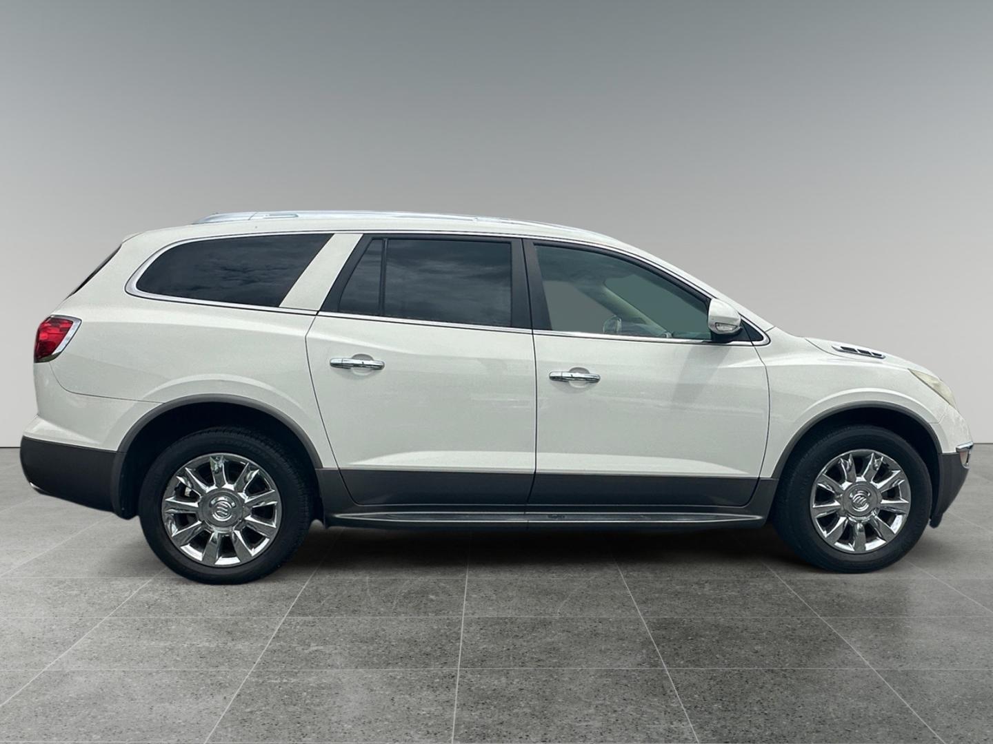 2012 White Buick Enclave Leather FWD (5GAKRCED3CJ) with an 3.6L V6 DOHC 24V engine, 6-Speed Automatic Overdrive transmission, located at 5700 Curlew Drive, Norfolk, VA, 23502, (757) 455-6330, 36.841885, -76.209412 - Photo#5