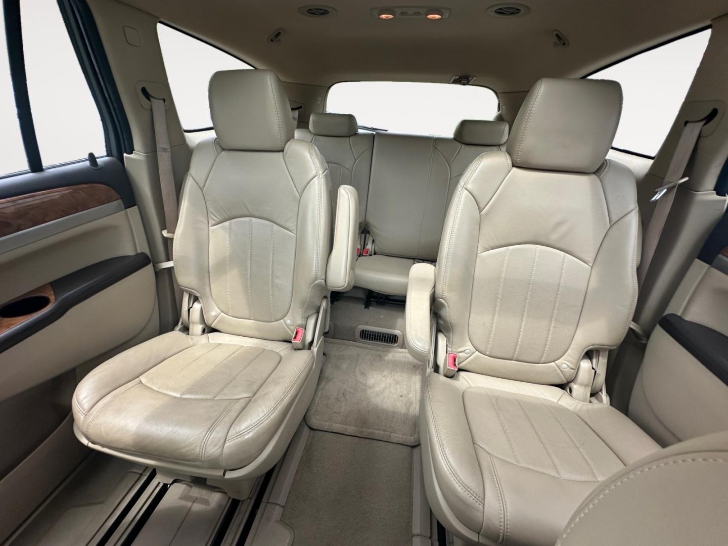 2012 White Buick Enclave Leather FWD (5GAKRCED3CJ) with an 3.6L V6 DOHC 24V engine, 6-Speed Automatic Overdrive transmission, located at 5700 Curlew Drive, Norfolk, VA, 23502, (757) 455-6330, 36.841885, -76.209412 - Photo#12