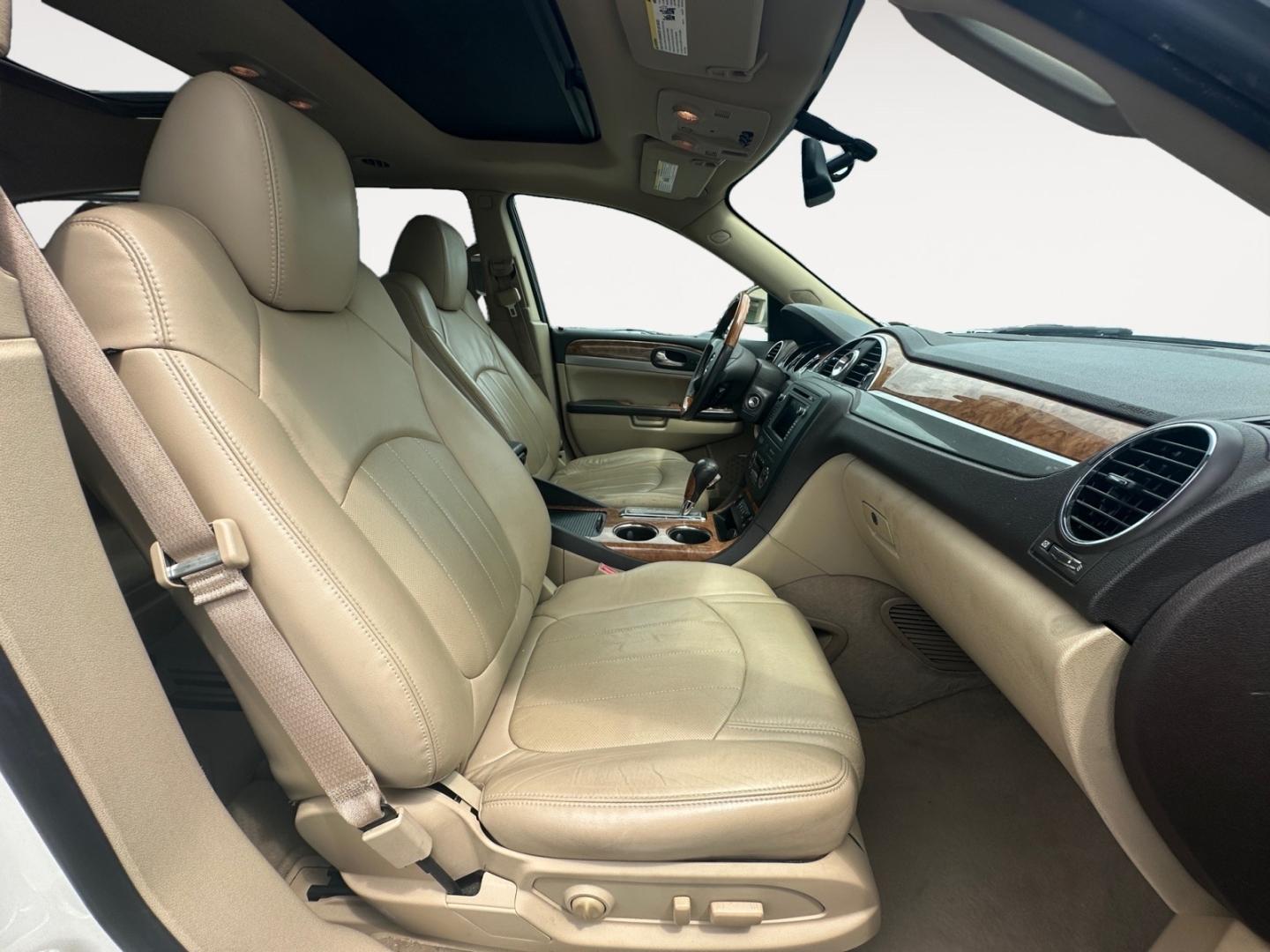 2012 White Buick Enclave Leather FWD (5GAKRCED3CJ) with an 3.6L V6 DOHC 24V engine, 6-Speed Automatic Overdrive transmission, located at 5700 Curlew Drive, Norfolk, VA, 23502, (757) 455-6330, 36.841885, -76.209412 - Photo#11