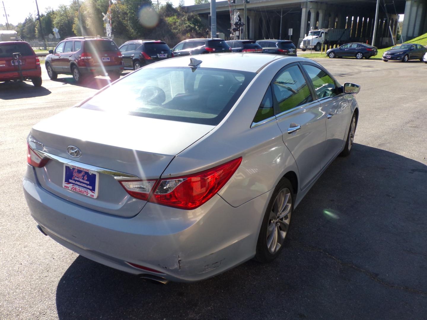 2012 Blue Hyundai Sonata Limited Auto (5NPEC4AC4CH) with an 2.4L L4 DOHC 16V engine, 6-Speed Automatic transmission, located at 5700 Curlew Drive, Norfolk, VA, 23502, (757) 455-6330, 36.841885, -76.209412 - Photo#11