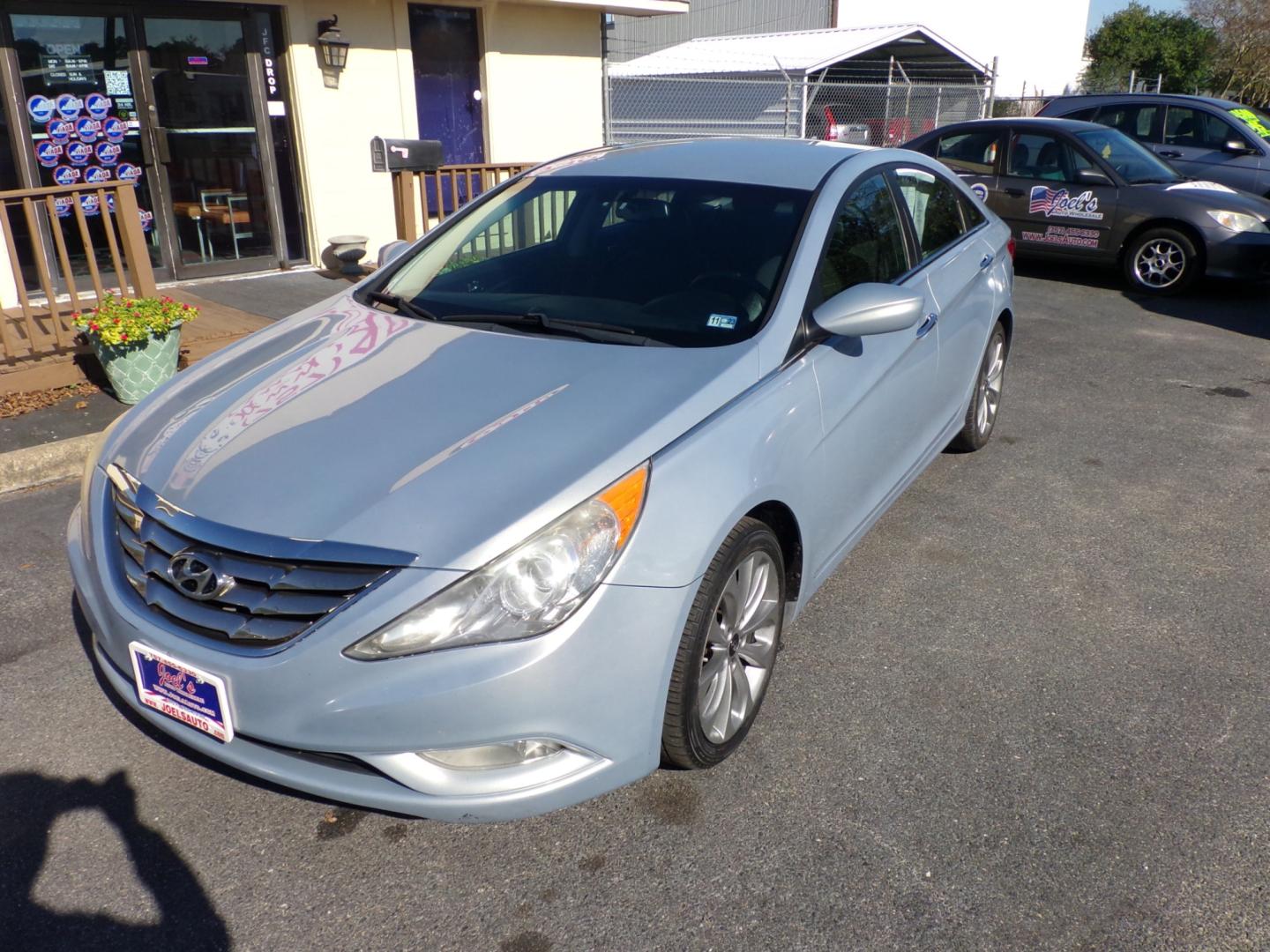 2012 Blue Hyundai Sonata Limited Auto (5NPEC4AC4CH) with an 2.4L L4 DOHC 16V engine, 6-Speed Automatic transmission, located at 5700 Curlew Drive, Norfolk, VA, 23502, (757) 455-6330, 36.841885, -76.209412 - Photo#4