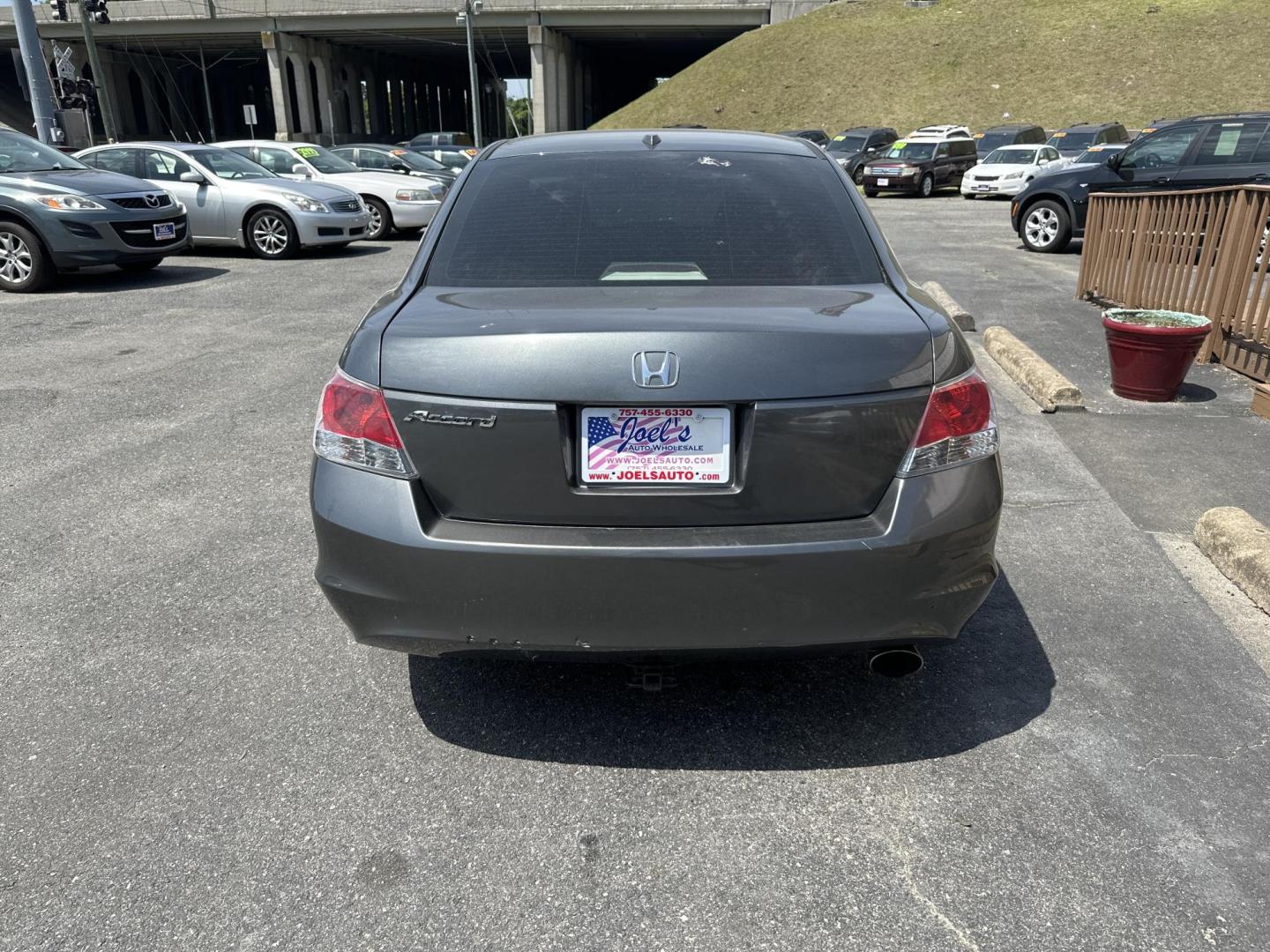 2010 Grey Honda Accord EX-L Sedan AT (1HGCP2F81AA) with an 2.4L L4 DOHC 16V engine, 5-Speed Automatic transmission, located at 5700 Curlew Drive, Norfolk, VA, 23502, (757) 455-6330, 36.841885, -76.209412 - Photo#2