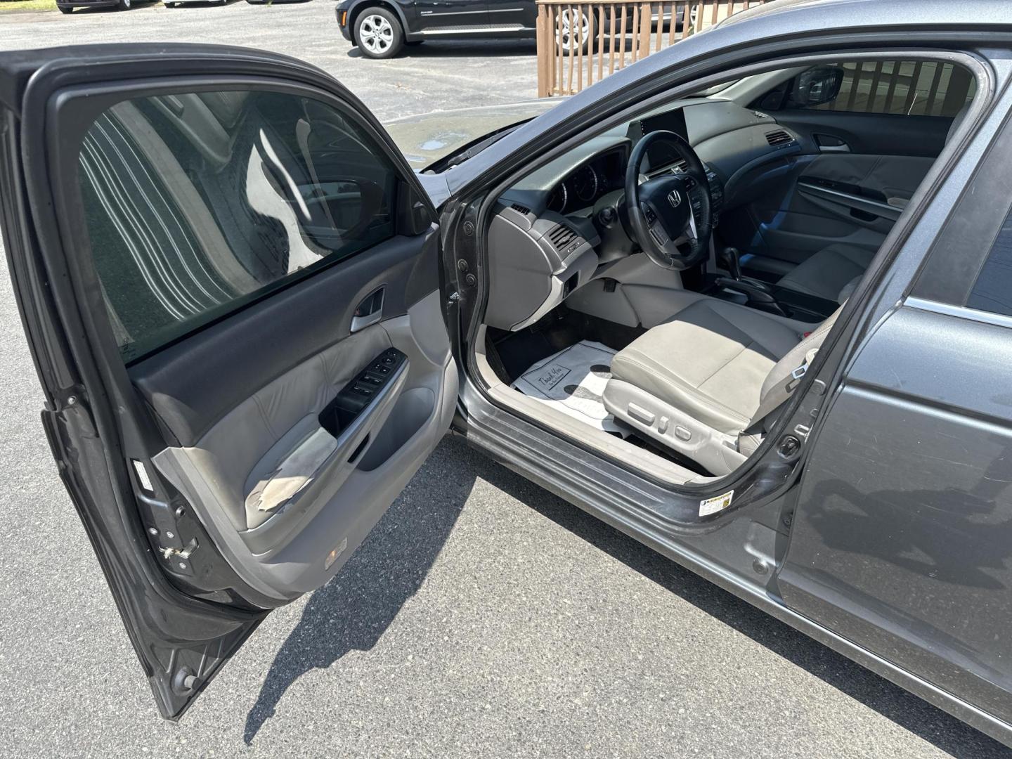 2010 Grey Honda Accord EX-L Sedan AT (1HGCP2F81AA) with an 2.4L L4 DOHC 16V engine, 5-Speed Automatic transmission, located at 5700 Curlew Drive, Norfolk, VA, 23502, (757) 455-6330, 36.841885, -76.209412 - Photo#5