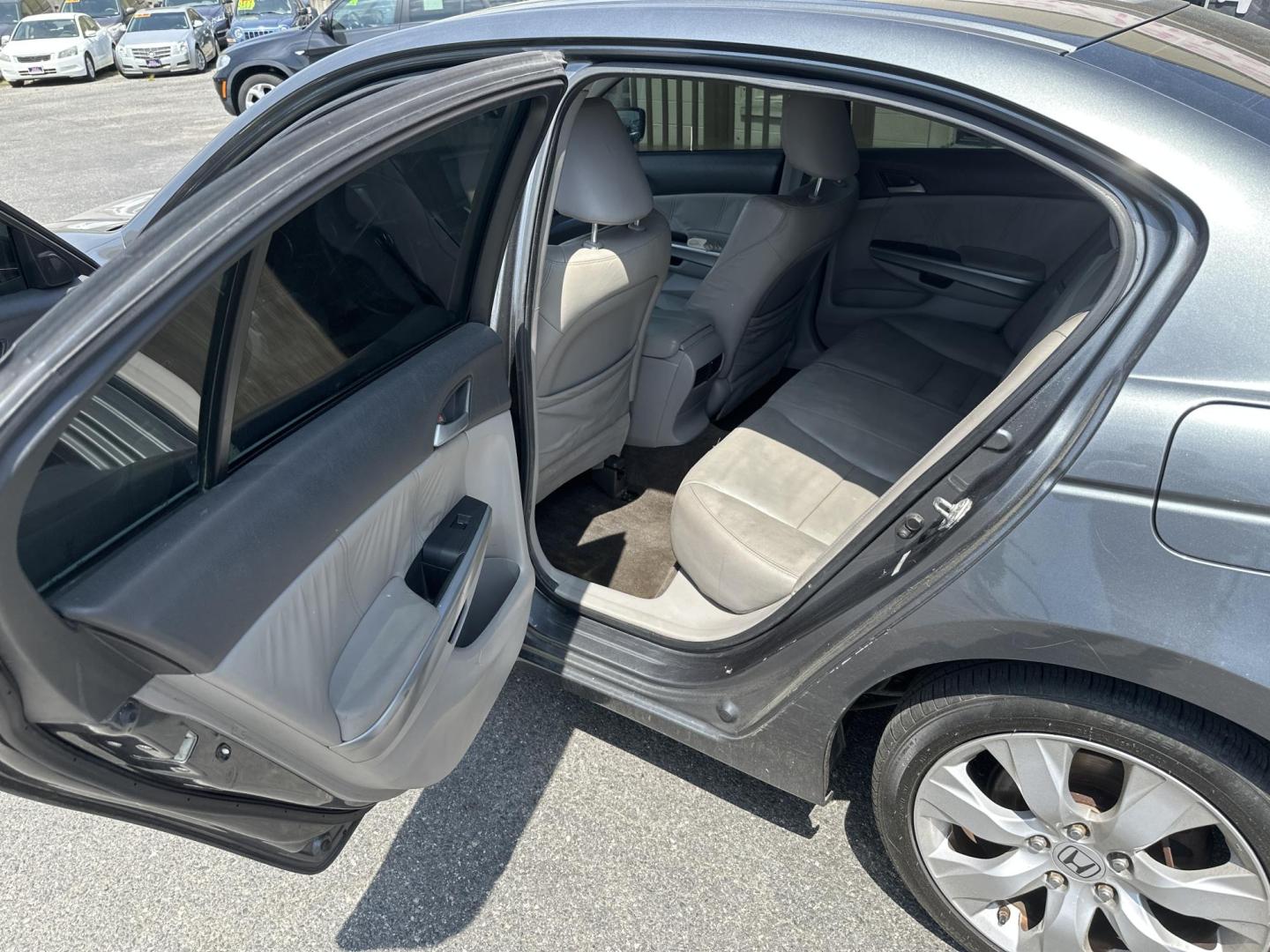 2010 Grey Honda Accord EX-L Sedan AT (1HGCP2F81AA) with an 2.4L L4 DOHC 16V engine, 5-Speed Automatic transmission, located at 5700 Curlew Drive, Norfolk, VA, 23502, (757) 455-6330, 36.841885, -76.209412 - Photo#8