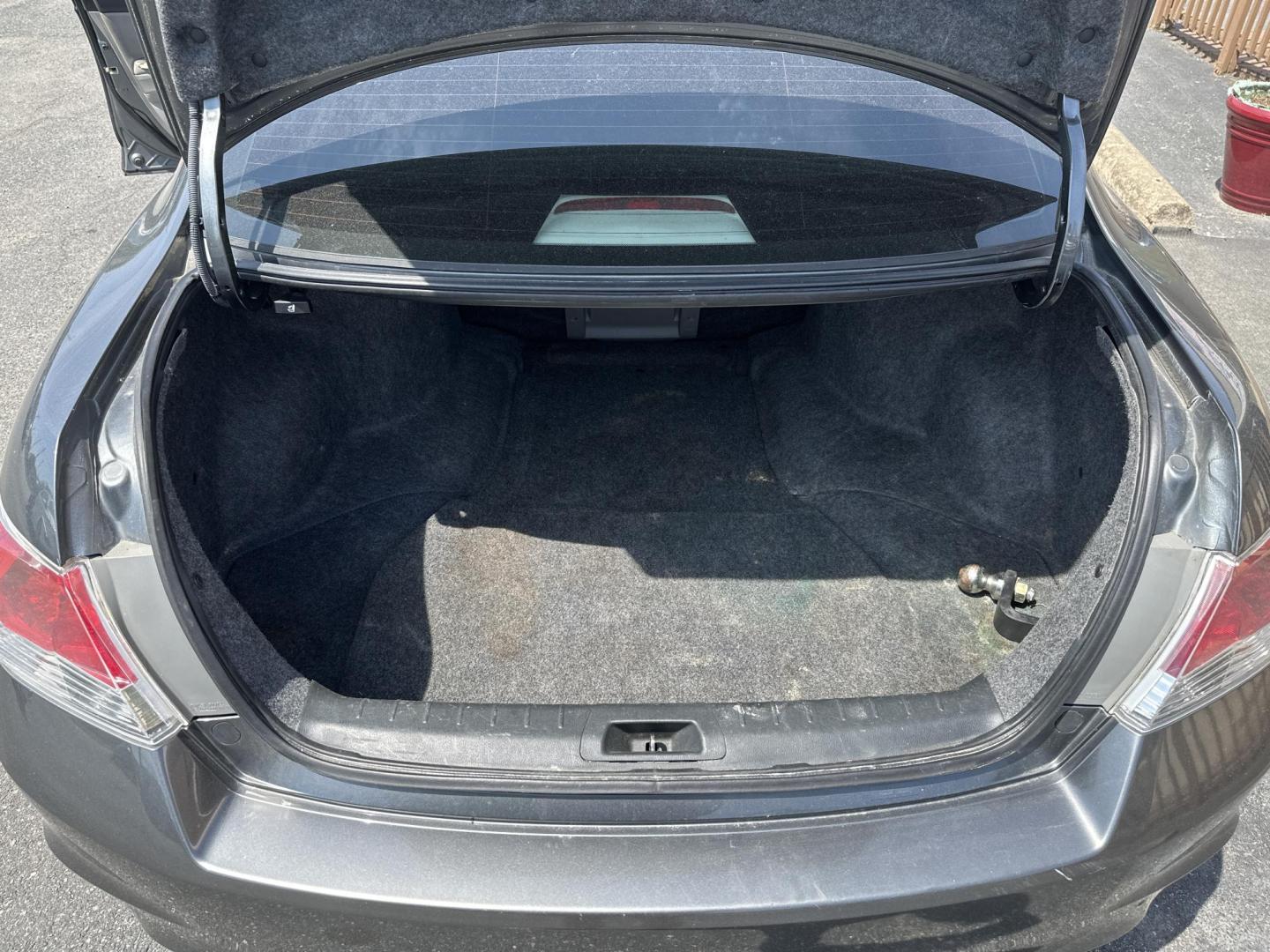 2010 Grey Honda Accord EX-L Sedan AT (1HGCP2F81AA) with an 2.4L L4 DOHC 16V engine, 5-Speed Automatic transmission, located at 5700 Curlew Drive, Norfolk, VA, 23502, (757) 455-6330, 36.841885, -76.209412 - Photo#10