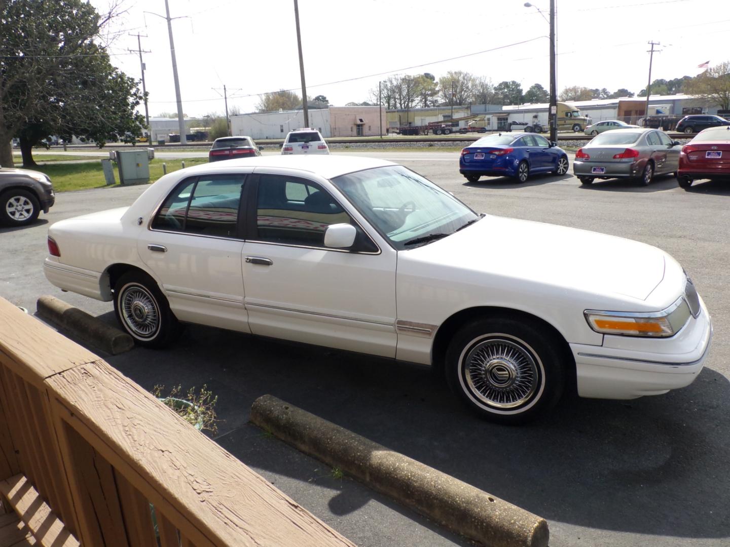 1996 White /blue Mercury Grand Marquis GS (2MELM74WXTX) with an 4.6L V8 SOHC 16V engine, 4-Speed Automatic Overdrive transmission, located at 5700 Curlew Drive, Norfolk, VA, 23502, (757) 455-6330, 36.841885, -76.209412 - Photo#12