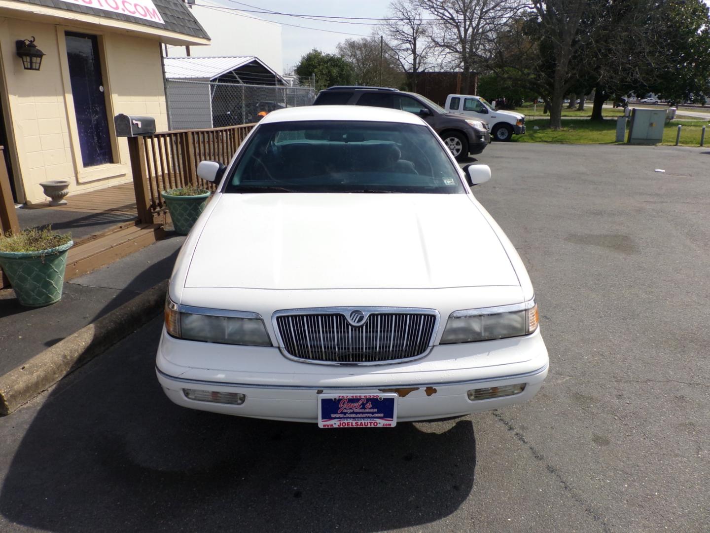 1996 White /blue Mercury Grand Marquis GS (2MELM74WXTX) with an 4.6L V8 SOHC 16V engine, 4-Speed Automatic Overdrive transmission, located at 5700 Curlew Drive, Norfolk, VA, 23502, (757) 455-6330, 36.841885, -76.209412 - Photo#1