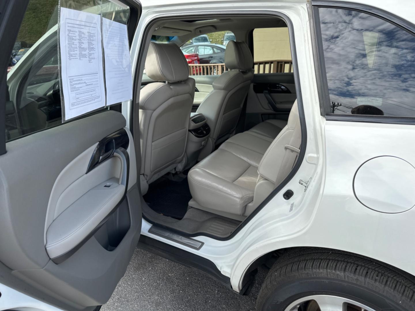 2008 white Acura MDX Tech Package (2HNYD28358H) with an 3.5L V6 SOHC 24V engine, 5-Speed Automatic Overdrive transmission, located at 5700 Curlew Drive, Norfolk, VA, 23502, (757) 455-6330, 36.841885, -76.209412 - Photo#10