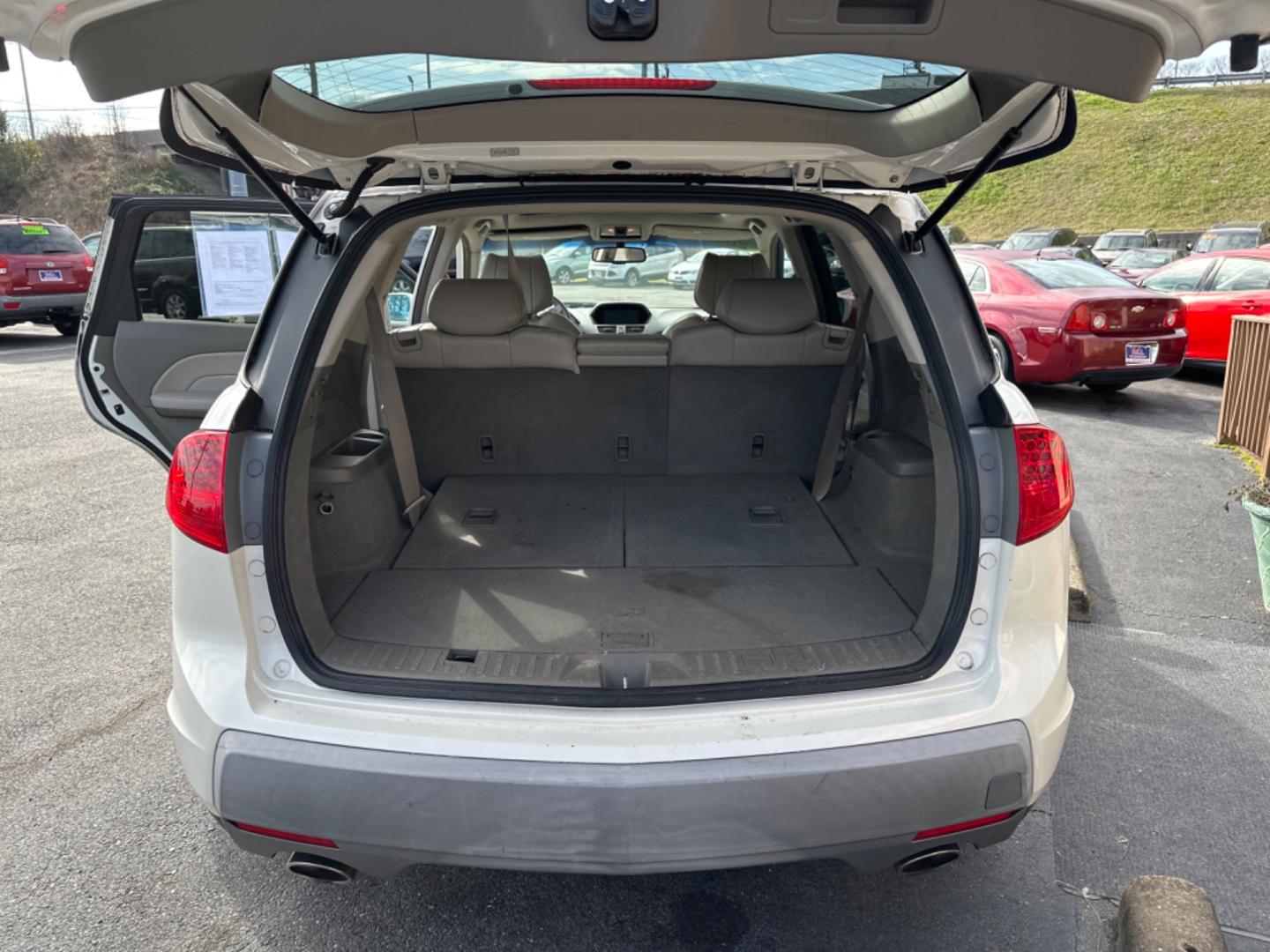 2008 white Acura MDX Tech Package (2HNYD28358H) with an 3.5L V6 SOHC 24V engine, 5-Speed Automatic Overdrive transmission, located at 5700 Curlew Drive, Norfolk, VA, 23502, (757) 455-6330, 36.841885, -76.209412 - Photo#12