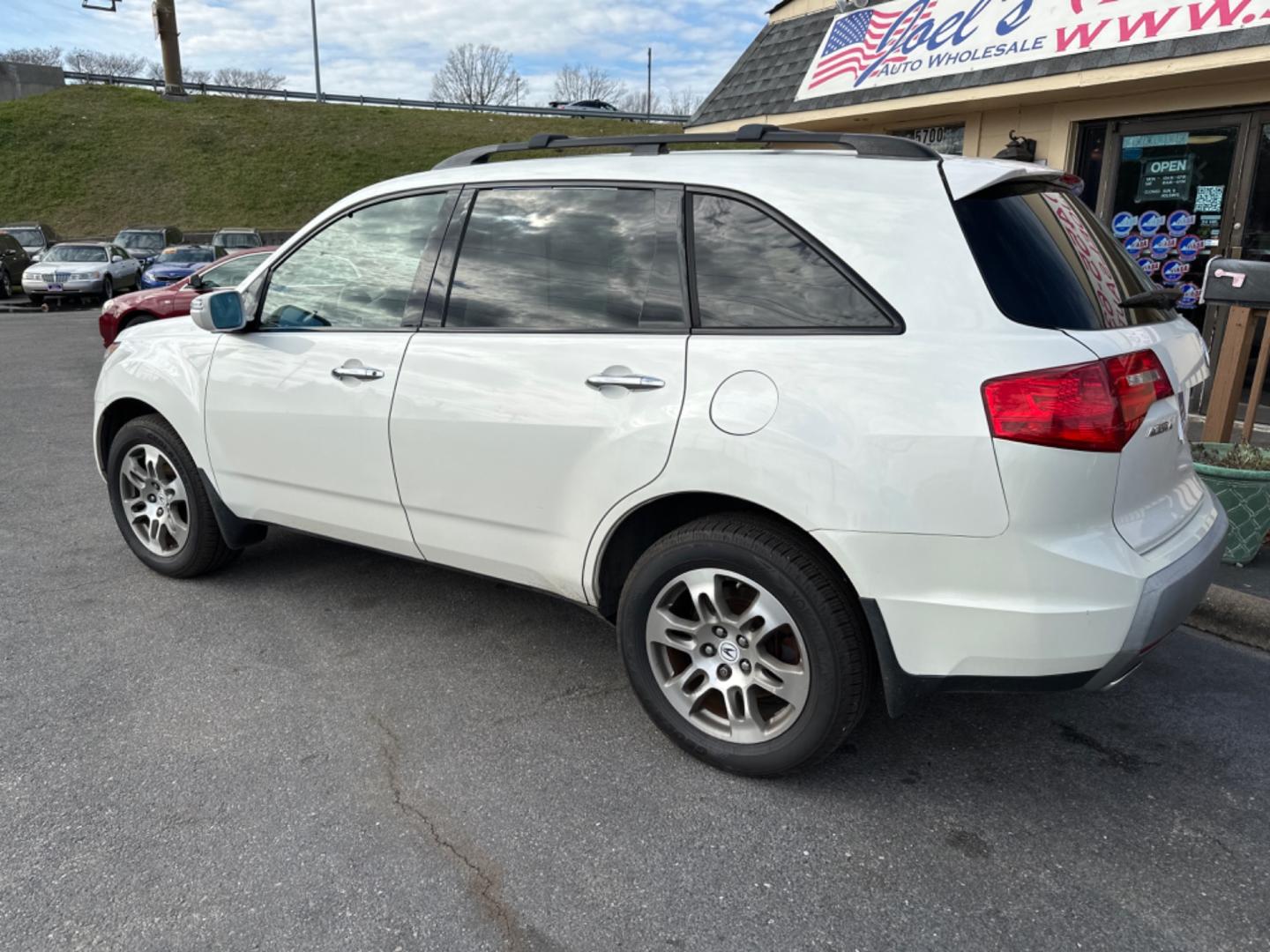 2008 white Acura MDX Tech Package (2HNYD28358H) with an 3.5L V6 SOHC 24V engine, 5-Speed Automatic Overdrive transmission, located at 5700 Curlew Drive, Norfolk, VA, 23502, (757) 455-6330, 36.841885, -76.209412 - Photo#2