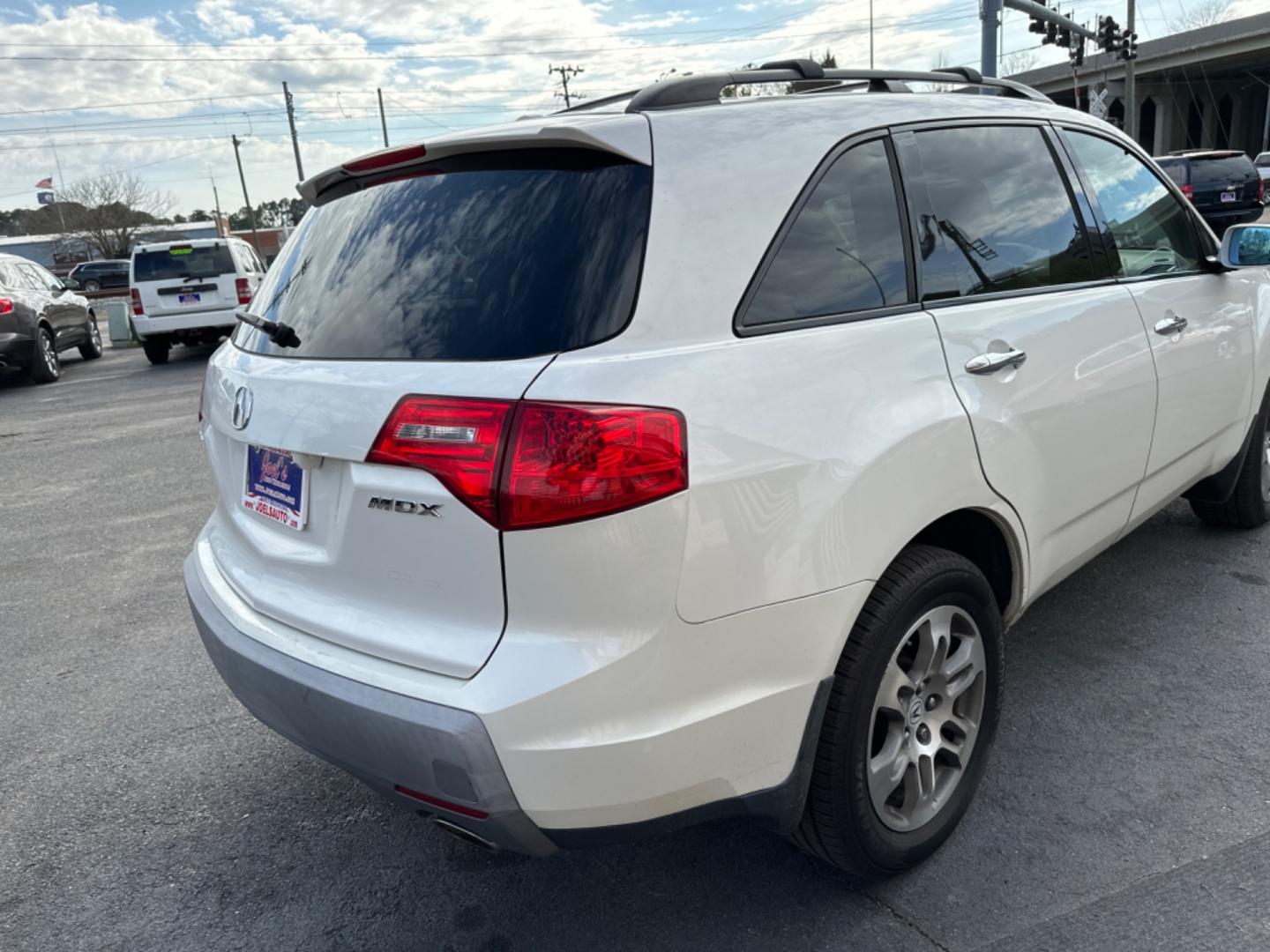 2008 white Acura MDX Tech Package (2HNYD28358H) with an 3.5L V6 SOHC 24V engine, 5-Speed Automatic Overdrive transmission, located at 5700 Curlew Drive, Norfolk, VA, 23502, (757) 455-6330, 36.841885, -76.209412 - Photo#4