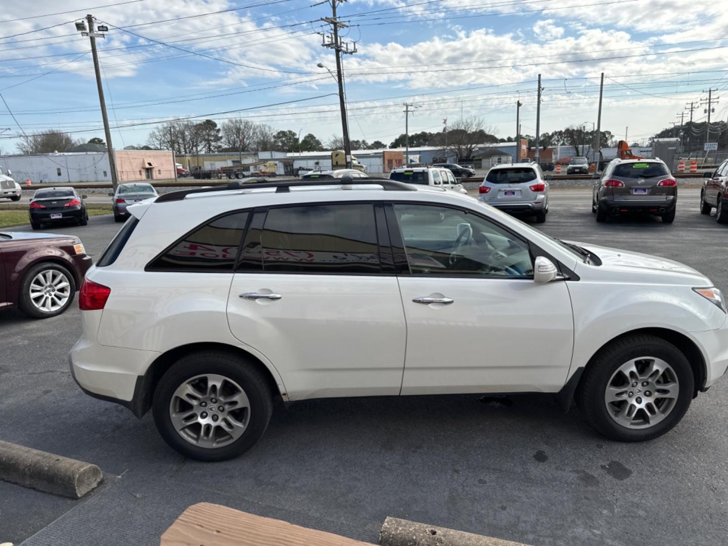 2008 white Acura MDX Tech Package (2HNYD28358H) with an 3.5L V6 SOHC 24V engine, 5-Speed Automatic Overdrive transmission, located at 5700 Curlew Drive, Norfolk, VA, 23502, (757) 455-6330, 36.841885, -76.209412 - Photo#5