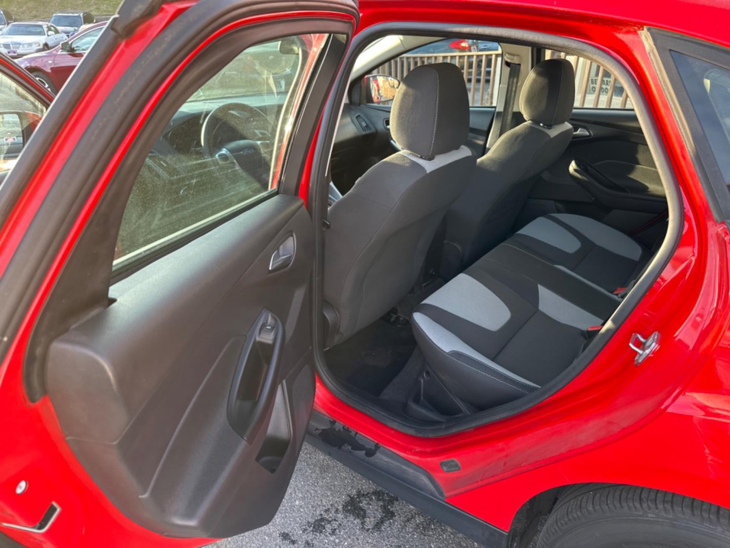 2012 Red Ford Focus SE Sedan (1FAHP3F26CL) with an 2.0L L4 DOHC 16V engine, located at 5700 Curlew Drive, Norfolk, VA, 23502, (757) 455-6330, 36.841885, -76.209412 - Photo#10