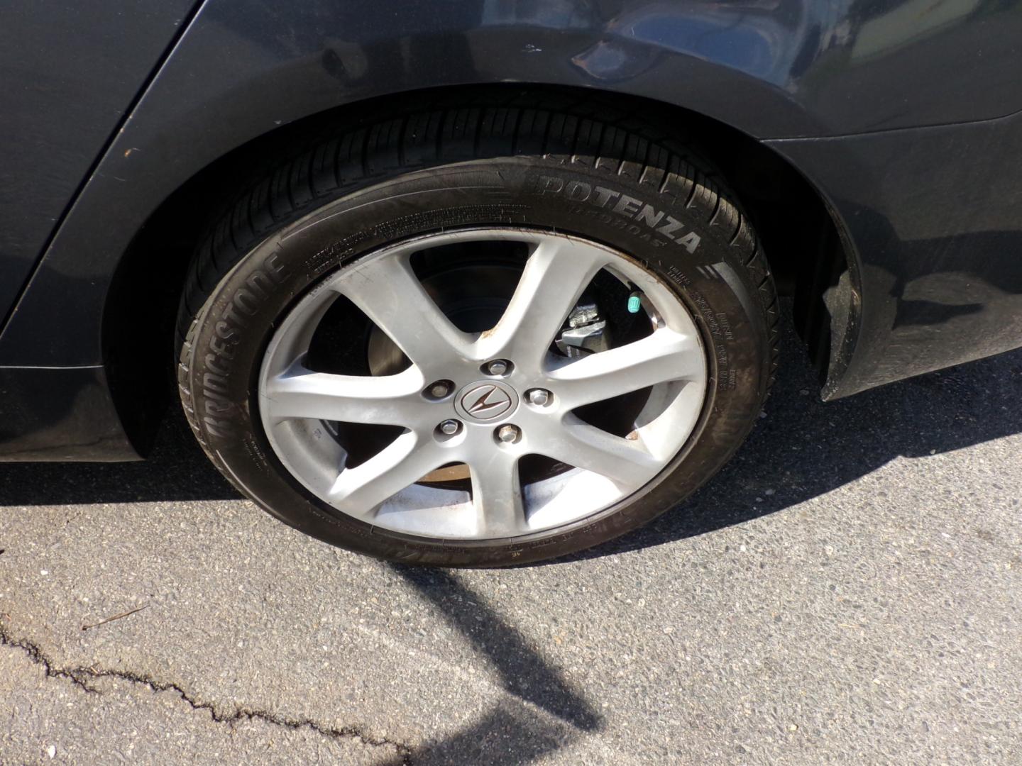 2004 Grey Acura TSX 5-speed AT with Navigation System (JH4CL96954C) with an 2.4L L4 DOHC 16V engine, 5-Speed Automatic Overdrive transmission, located at 5700 Curlew Drive, Norfolk, VA, 23502, (757) 455-6330, 36.841885, -76.209412 - Photo#10