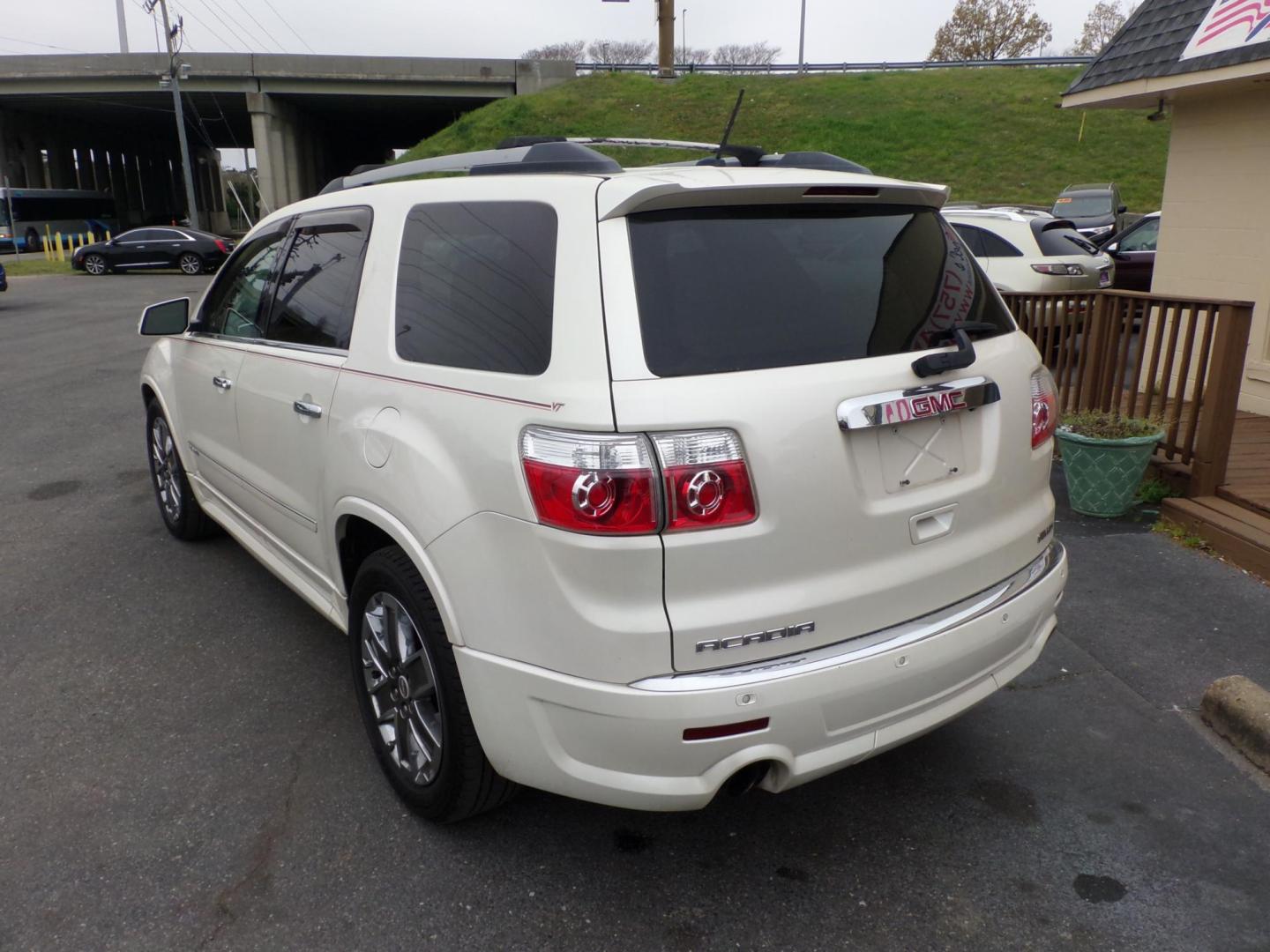 2011 WHITE GMC Acadia Denali AWD (1GKKVTED3BJ) with an 3.6L V6 DOHC 24V engine, 6-Speed Automatic transmission, located at 5700 Curlew Drive, Norfolk, VA, 23502, (757) 455-6330, 36.841885, -76.209412 - Photo#14