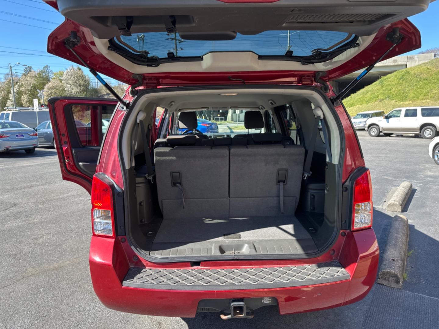 2010 Burgundy Nissan Pathfinder LE 4WD (5N1AR1NB8AC) with an 4.0L V6 DOHC 24V engine, 5-Speed Automatic transmission, located at 5700 Curlew Drive, Norfolk, VA, 23502, (757) 455-6330, 36.841885, -76.209412 - Photo#12