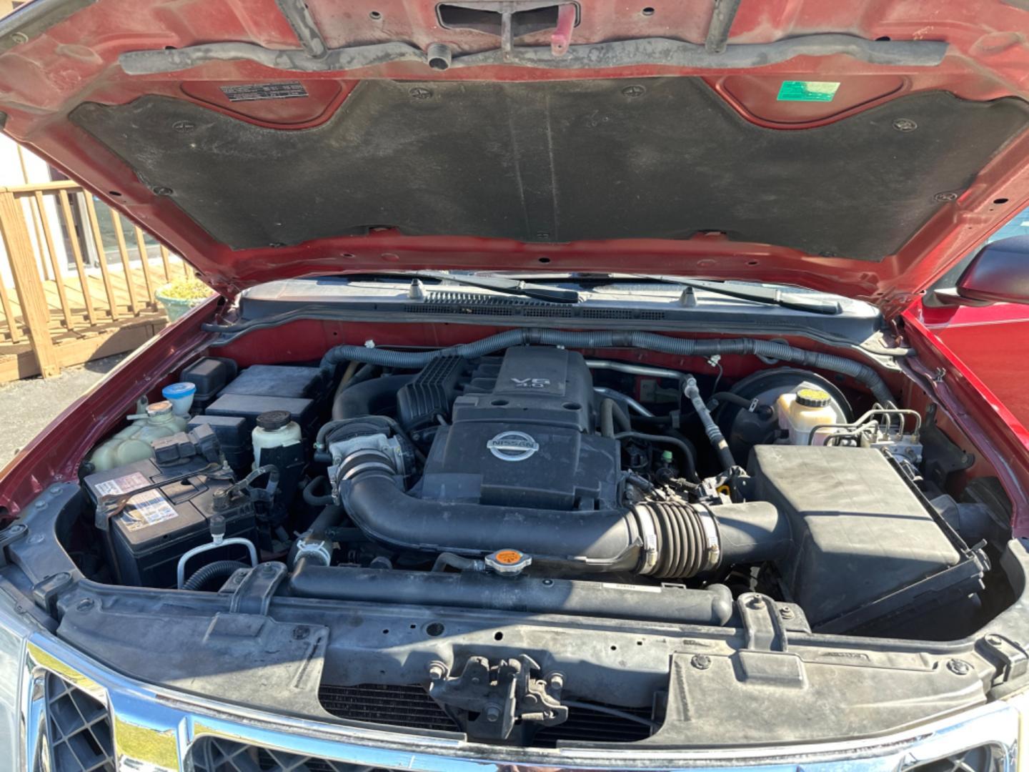 2010 Burgundy Nissan Pathfinder LE 4WD (5N1AR1NB8AC) with an 4.0L V6 DOHC 24V engine, 5-Speed Automatic transmission, located at 5700 Curlew Drive, Norfolk, VA, 23502, (757) 455-6330, 36.841885, -76.209412 - Photo#13