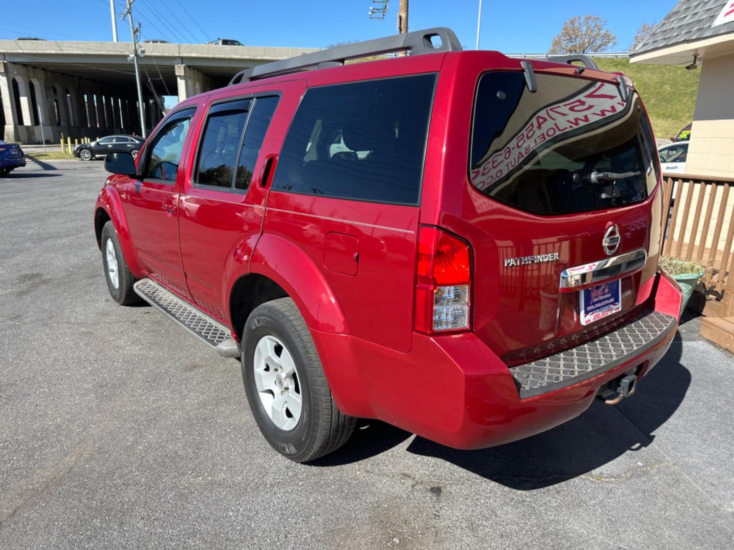 2010 Burgundy Nissan Pathfinder LE 4WD (5N1AR1NB8AC) with an 4.0L V6 DOHC 24V engine, 5-Speed Automatic transmission, located at 5700 Curlew Drive, Norfolk, VA, 23502, (757) 455-6330, 36.841885, -76.209412 - Photo#3