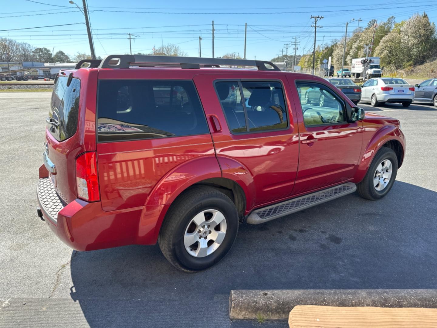 2010 Burgundy Nissan Pathfinder LE 4WD (5N1AR1NB8AC) with an 4.0L V6 DOHC 24V engine, 5-Speed Automatic transmission, located at 5700 Curlew Drive, Norfolk, VA, 23502, (757) 455-6330, 36.841885, -76.209412 - Photo#5