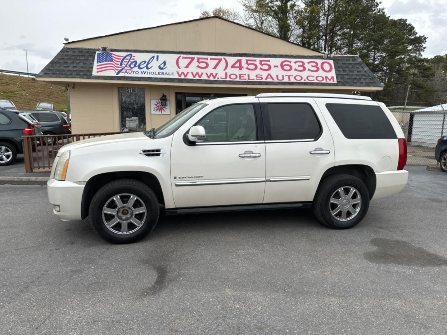 2007 WHITE /tan Cadillac Escalade AWD (1GYFK63887R) with an 6.2L V8 OHV 16V engine, 6-Speed Automatic Overdrive transmission, located at 5700 Curlew Drive, Norfolk, VA, 23502, (757) 455-6330, 36.841885, -76.209412 - Photo#0