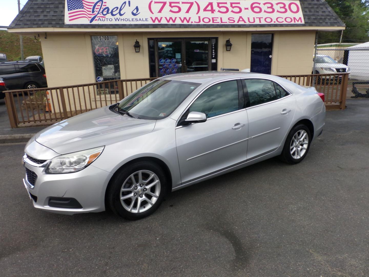 2015 Silver Chevrolet Malibu 1LT (1G11C5SL0FU) with an 2.5L L4 DOHC 16V engine, 6-Speed Automatic transmission, located at 5700 Curlew Drive, Norfolk, VA, 23502, (757) 455-6330, 36.841885, -76.209412 - Photo#0