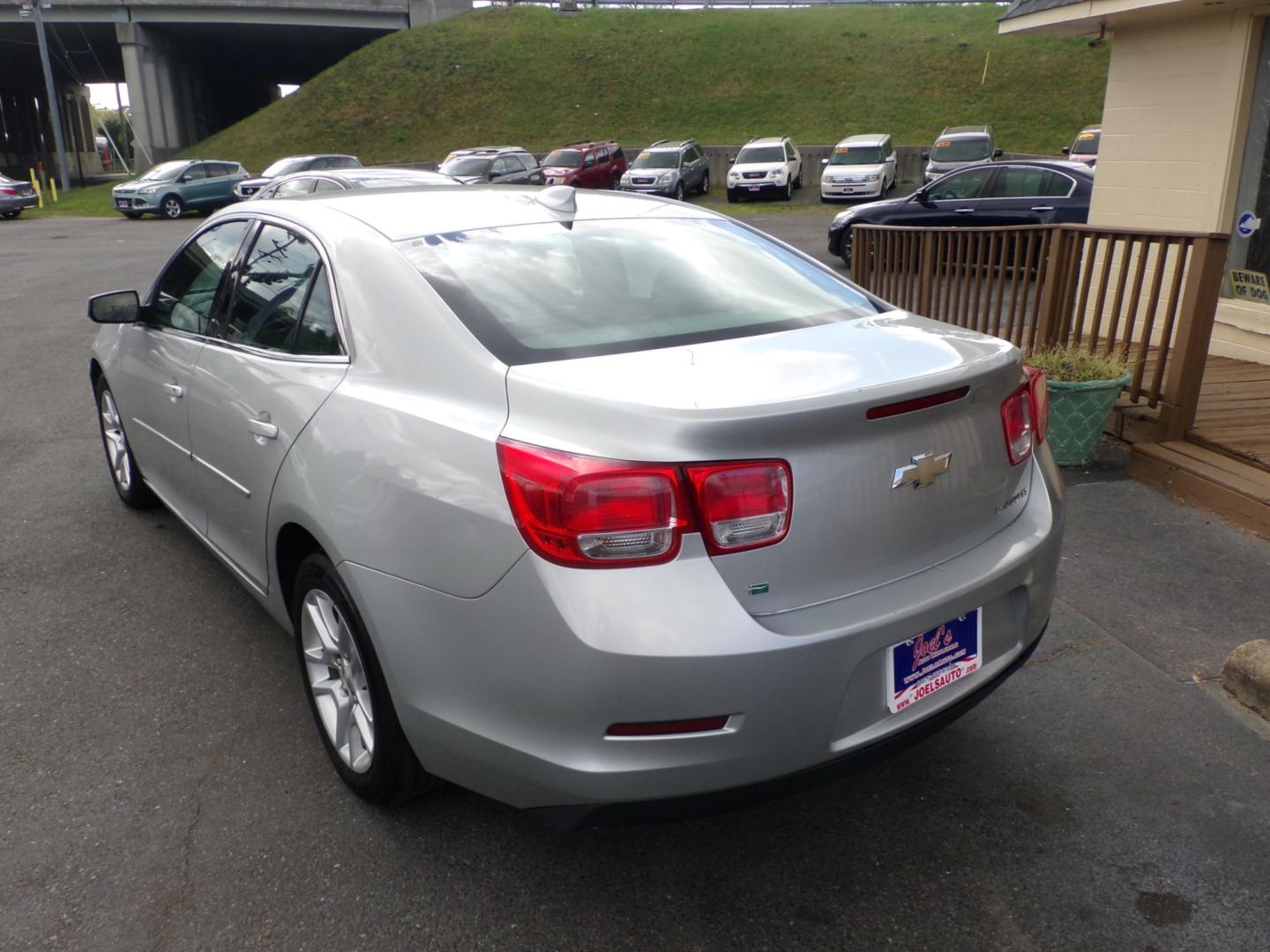 2015 Silver Chevrolet Malibu 1LT (1G11C5SL0FU) with an 2.5L L4 DOHC 16V engine, 6-Speed Automatic transmission, located at 5700 Curlew Drive, Norfolk, VA, 23502, (757) 455-6330, 36.841885, -76.209412 - Photo#11