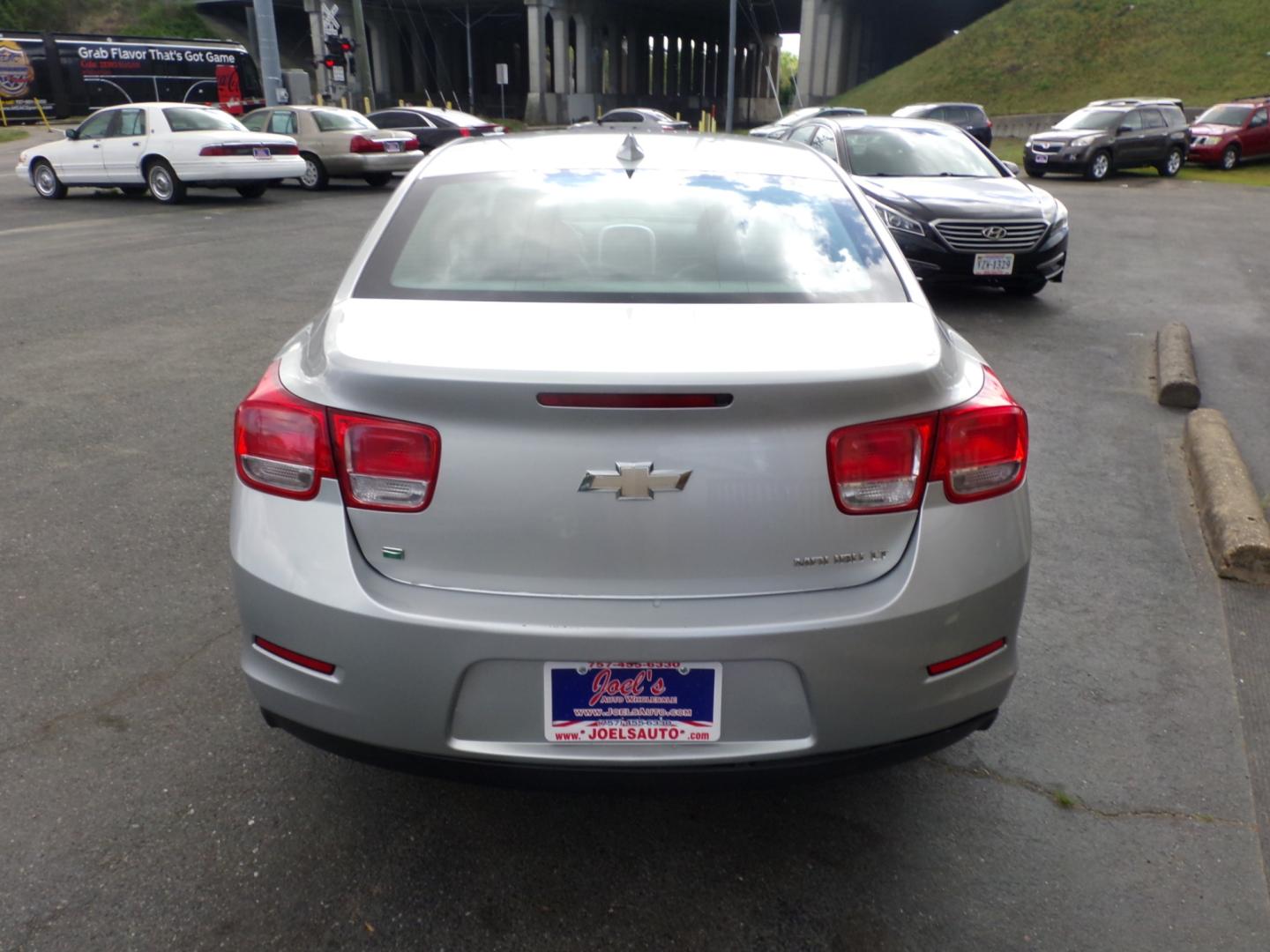 2015 Silver Chevrolet Malibu 1LT (1G11C5SL0FU) with an 2.5L L4 DOHC 16V engine, 6-Speed Automatic transmission, located at 5700 Curlew Drive, Norfolk, VA, 23502, (757) 455-6330, 36.841885, -76.209412 - Photo#12