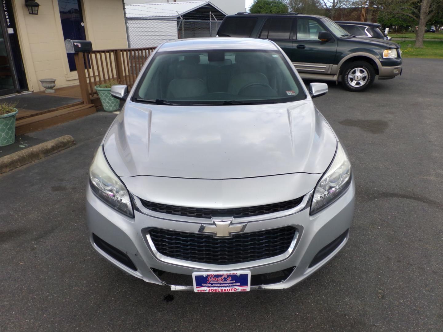 2015 Silver Chevrolet Malibu 1LT (1G11C5SL0FU) with an 2.5L L4 DOHC 16V engine, 6-Speed Automatic transmission, located at 5700 Curlew Drive, Norfolk, VA, 23502, (757) 455-6330, 36.841885, -76.209412 - Photo#3