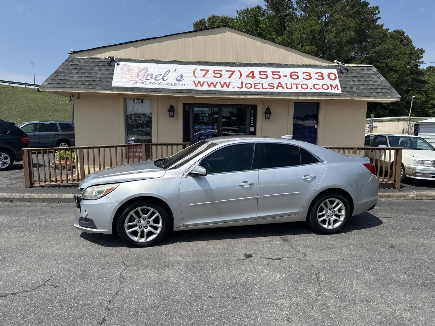 2015 Silver Chevrolet Malibu 1LT (1G11C5SL0FU) with an 2.5L L4 DOHC 16V engine, 6-Speed Automatic transmission, located at 5700 Curlew Drive, Norfolk, VA, 23502, (757) 455-6330, 36.841885, -76.209412 - Photo#0