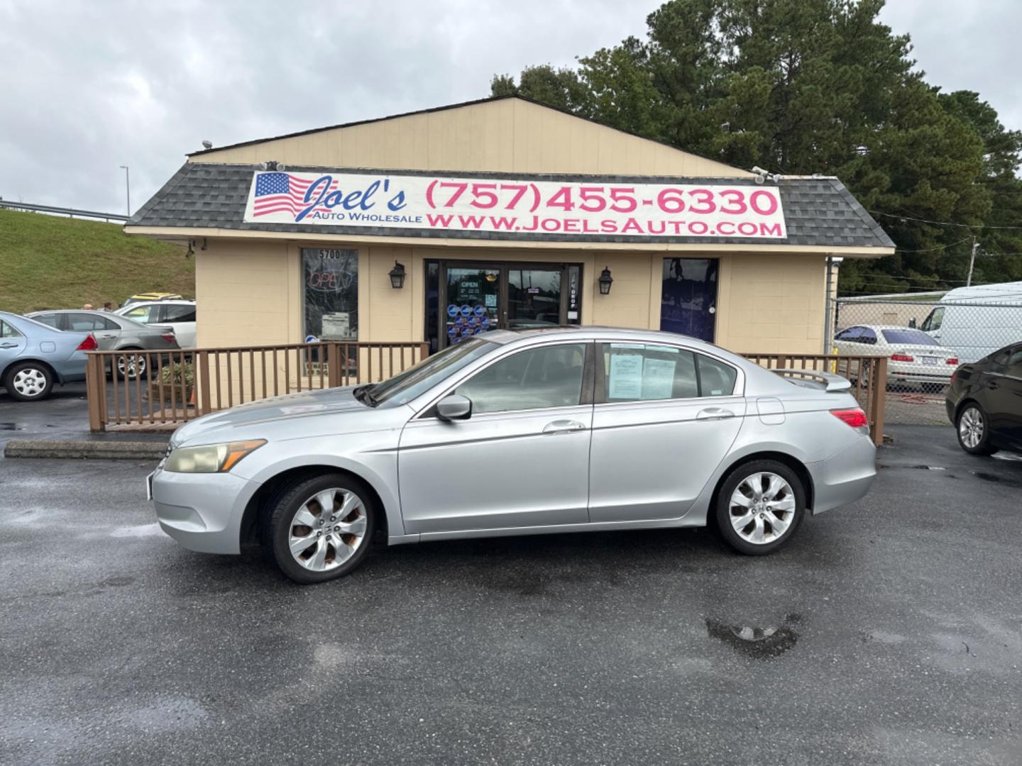 2008 Silver Honda Accord EX Sedan AT (1HGCP26738A) with an 2.4L L4 DOHC 16V engine, 5-Speed Automatic Overdrive transmission, located at 5700 Curlew Drive, Norfolk, VA, 23502, (757) 455-6330, 36.841885, -76.209412 - Photo#0