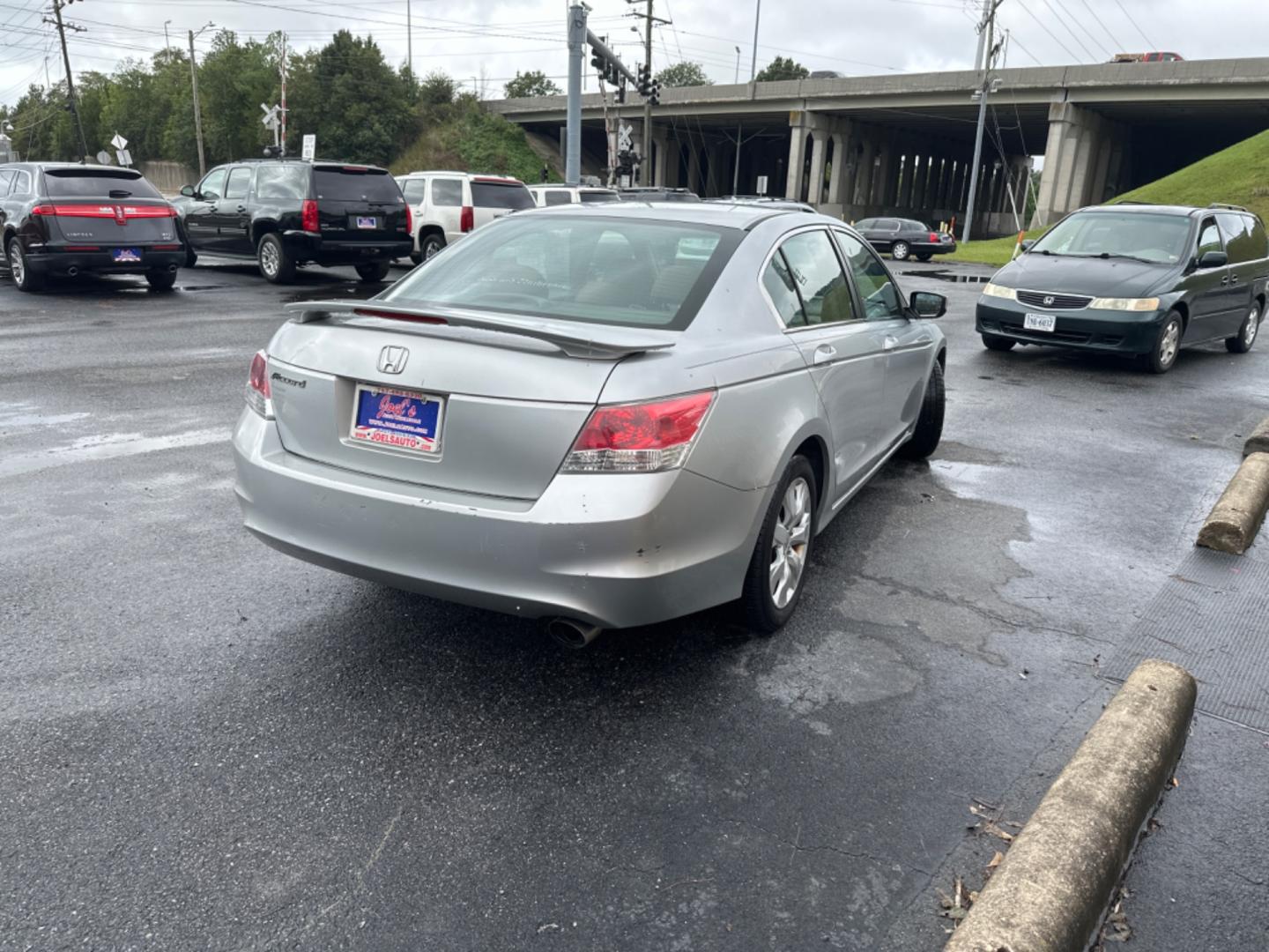 2008 Silver Honda Accord EX Sedan AT (1HGCP26738A) with an 2.4L L4 DOHC 16V engine, 5-Speed Automatic Overdrive transmission, located at 5700 Curlew Drive, Norfolk, VA, 23502, (757) 455-6330, 36.841885, -76.209412 - Photo#3