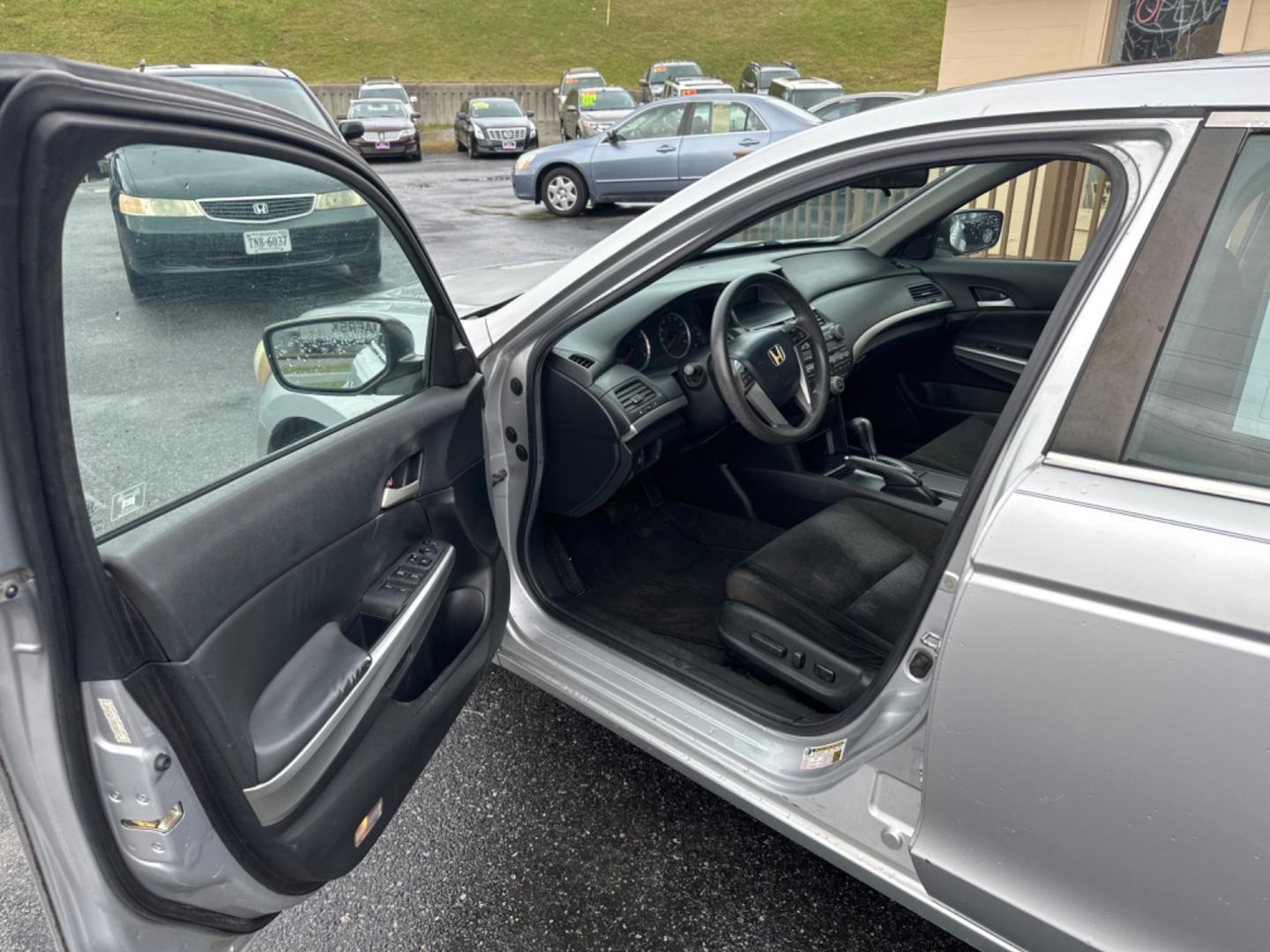 2008 Silver Honda Accord EX Sedan AT (1HGCP26738A) with an 2.4L L4 DOHC 16V engine, 5-Speed Automatic Overdrive transmission, located at 5700 Curlew Drive, Norfolk, VA, 23502, (757) 455-6330, 36.841885, -76.209412 - Photo#6