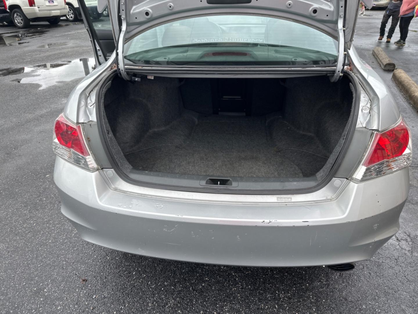 2008 Silver Honda Accord EX Sedan AT (1HGCP26738A) with an 2.4L L4 DOHC 16V engine, 5-Speed Automatic Overdrive transmission, located at 5700 Curlew Drive, Norfolk, VA, 23502, (757) 455-6330, 36.841885, -76.209412 - Photo#9