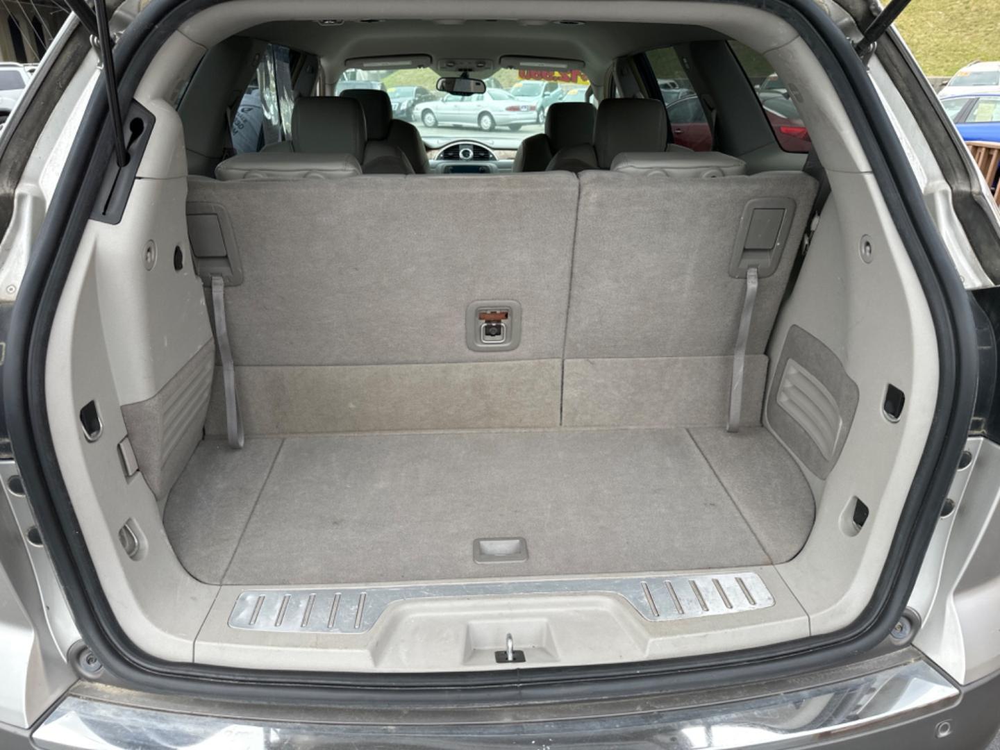 2008 Silver Buick Enclave CXL AWD (5GAEV23738J) with an 3.6L V6 DOHC 24V engine, 6-Speed Automatic Overdrive transmission, located at 5700 Curlew Drive, Norfolk, VA, 23502, (757) 455-6330, 36.841885, -76.209412 - Photo#14