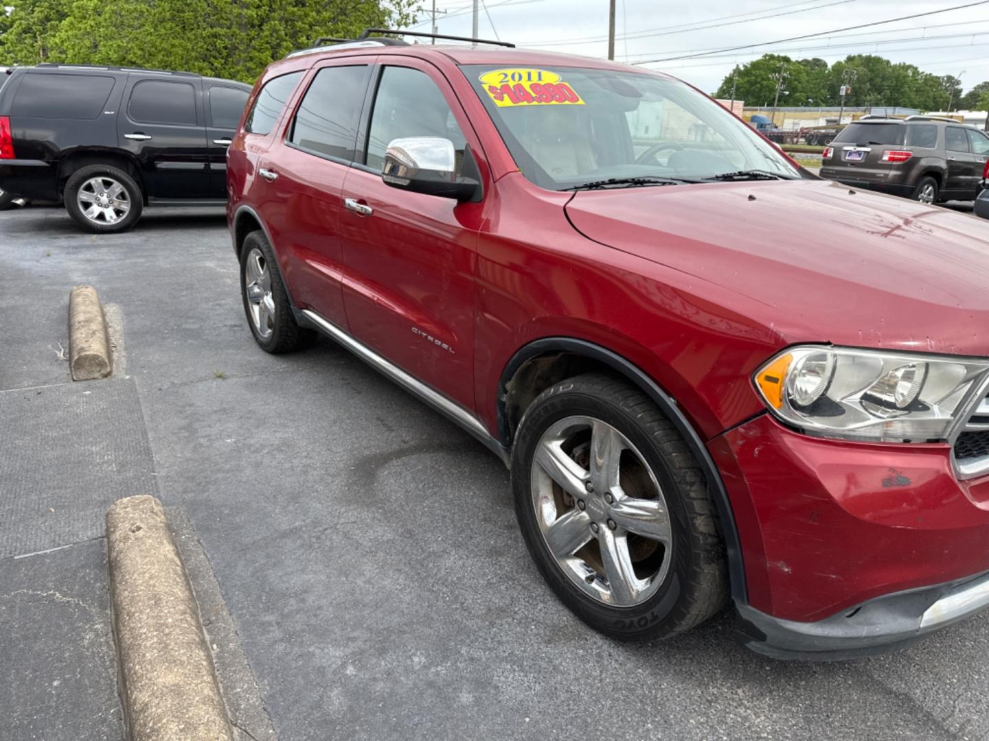 2011 Red Dodge Durango Citadel 2WD (1D4RD5GG4BC) with an 3.6L V6 DOHC 24V engine, located at 5700 Curlew Drive, Norfolk, VA, 23502, (757) 455-6330, 36.841885, -76.209412 - Photo#5