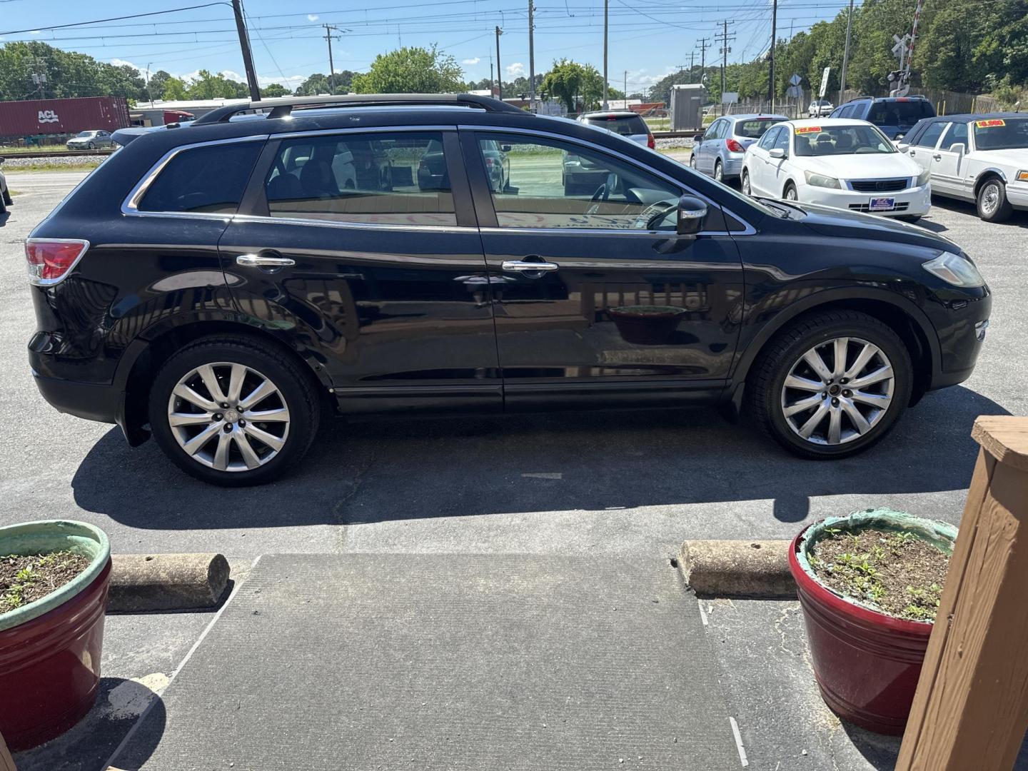 2007 Black Mazda CX-9 Grand Touring AWD (JM3TB38CX70) with an 3.5L V6 DOHC 24V engine, 6-Speed Automatic Overdrive transmission, located at 5700 Curlew Drive, Norfolk, VA, 23502, (757) 455-6330, 36.841885, -76.209412 - Photo#3