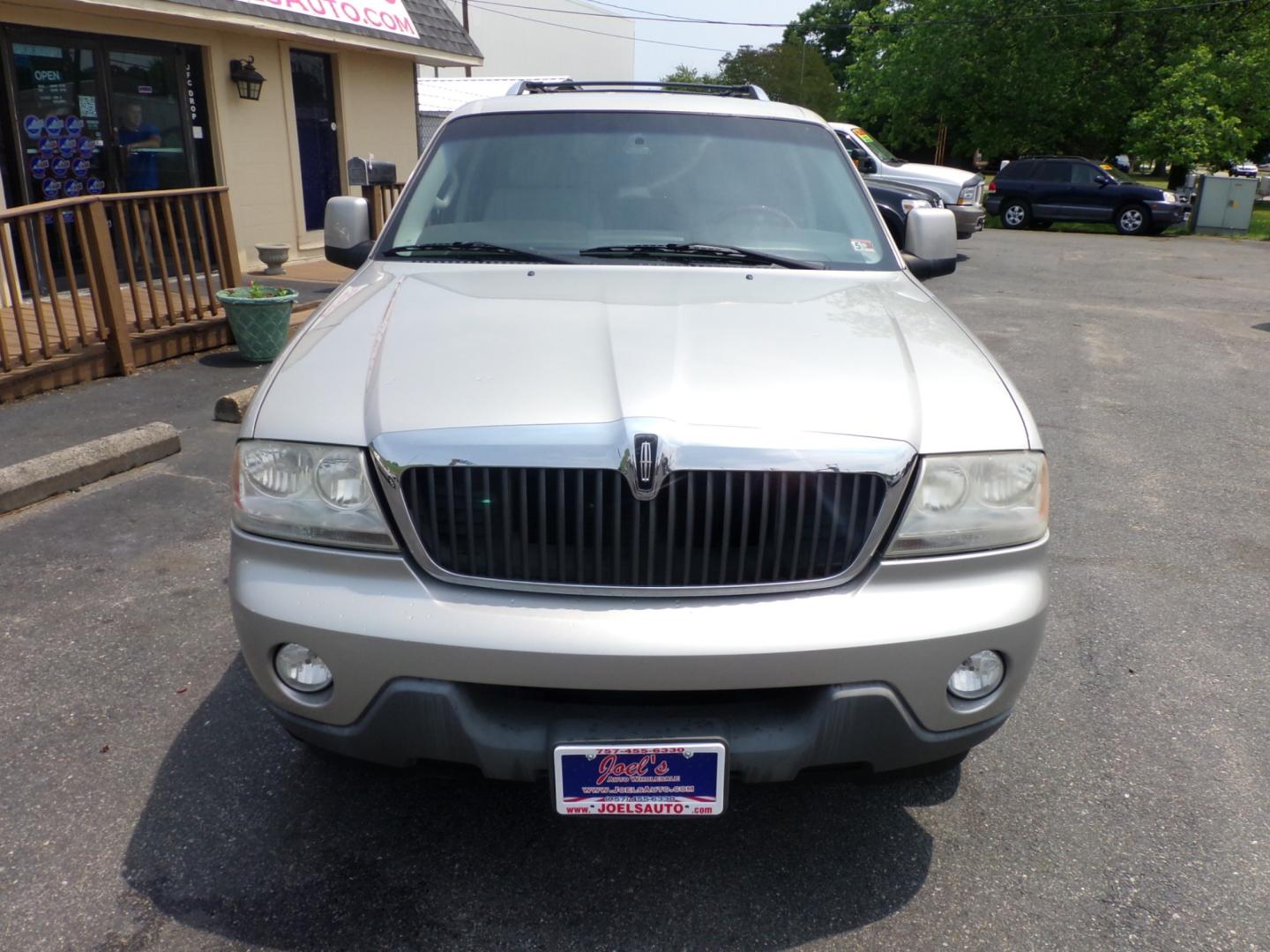 2004 Silver Lincoln Aviator 2WD Luxury (5LMEU68H94Z) with an 4.6L V8 DOHC 32V engine, 5-Speed Automatic Overdrive transmission, located at 5700 Curlew Drive, Norfolk, VA, 23502, (757) 455-6330, 36.841885, -76.209412 - Photo#3