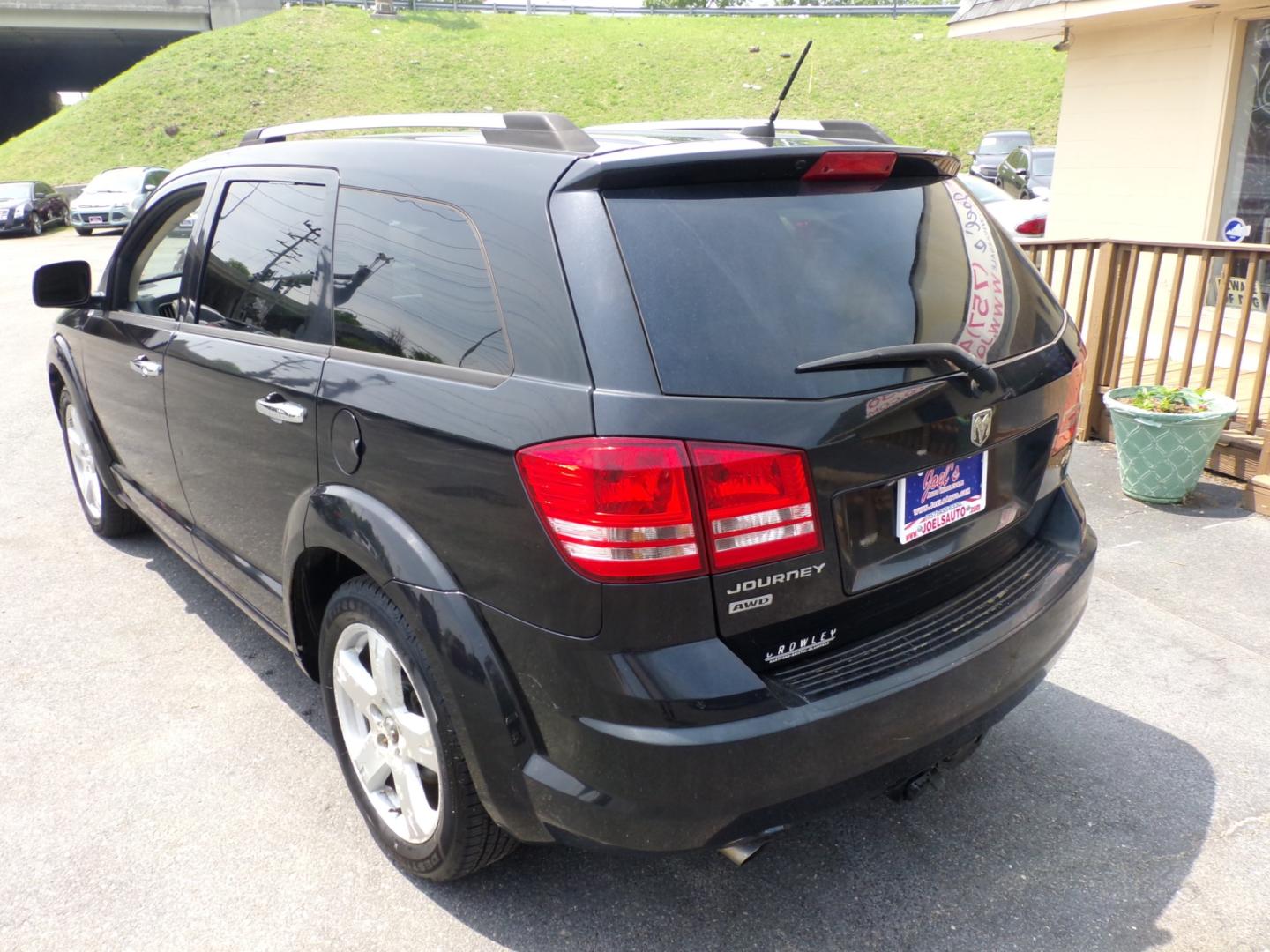 2009 Black Dodge Journey RT AWD (3D4GH67V59T) with an 3.5L V6 SOHC 24V engine, 6-Speed Automatic transmission, located at 5700 Curlew Drive, Norfolk, VA, 23502, (757) 455-6330, 36.841885, -76.209412 - Photo#12