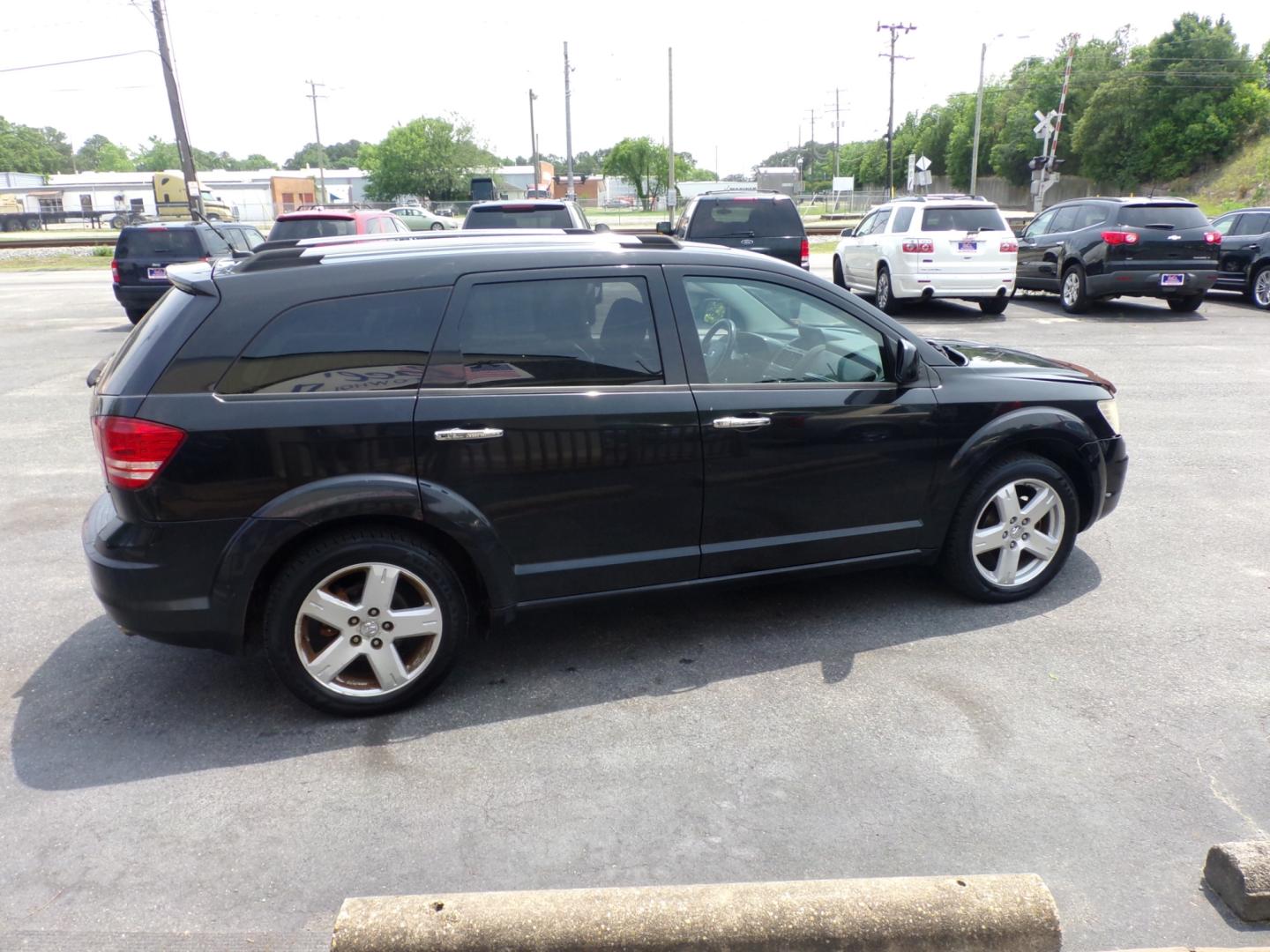 2009 Black Dodge Journey RT AWD (3D4GH67V59T) with an 3.5L V6 SOHC 24V engine, 6-Speed Automatic transmission, located at 5700 Curlew Drive, Norfolk, VA, 23502, (757) 455-6330, 36.841885, -76.209412 - Photo#15