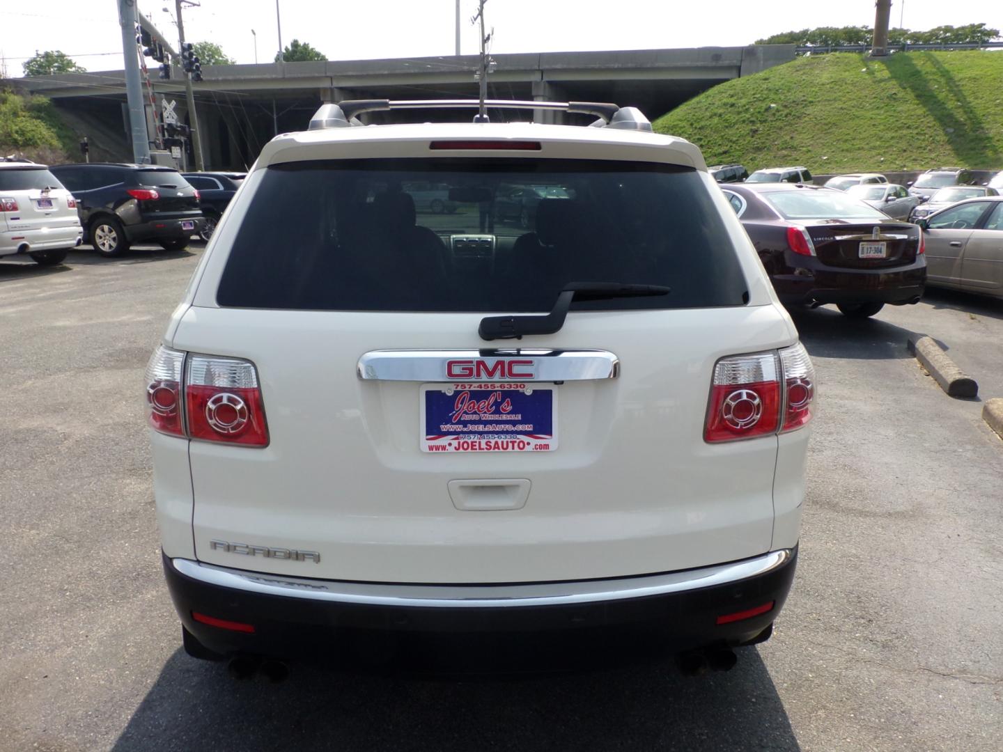 2011 white GMC Acadia SLE-2 FWD (1GKKRPED0BJ) with an 3.6L V6 DOHC 24V engine, 6-Speed Automatic transmission, located at 5700 Curlew Drive, Norfolk, VA, 23502, (757) 455-6330, 36.841885, -76.209412 - Photo#11