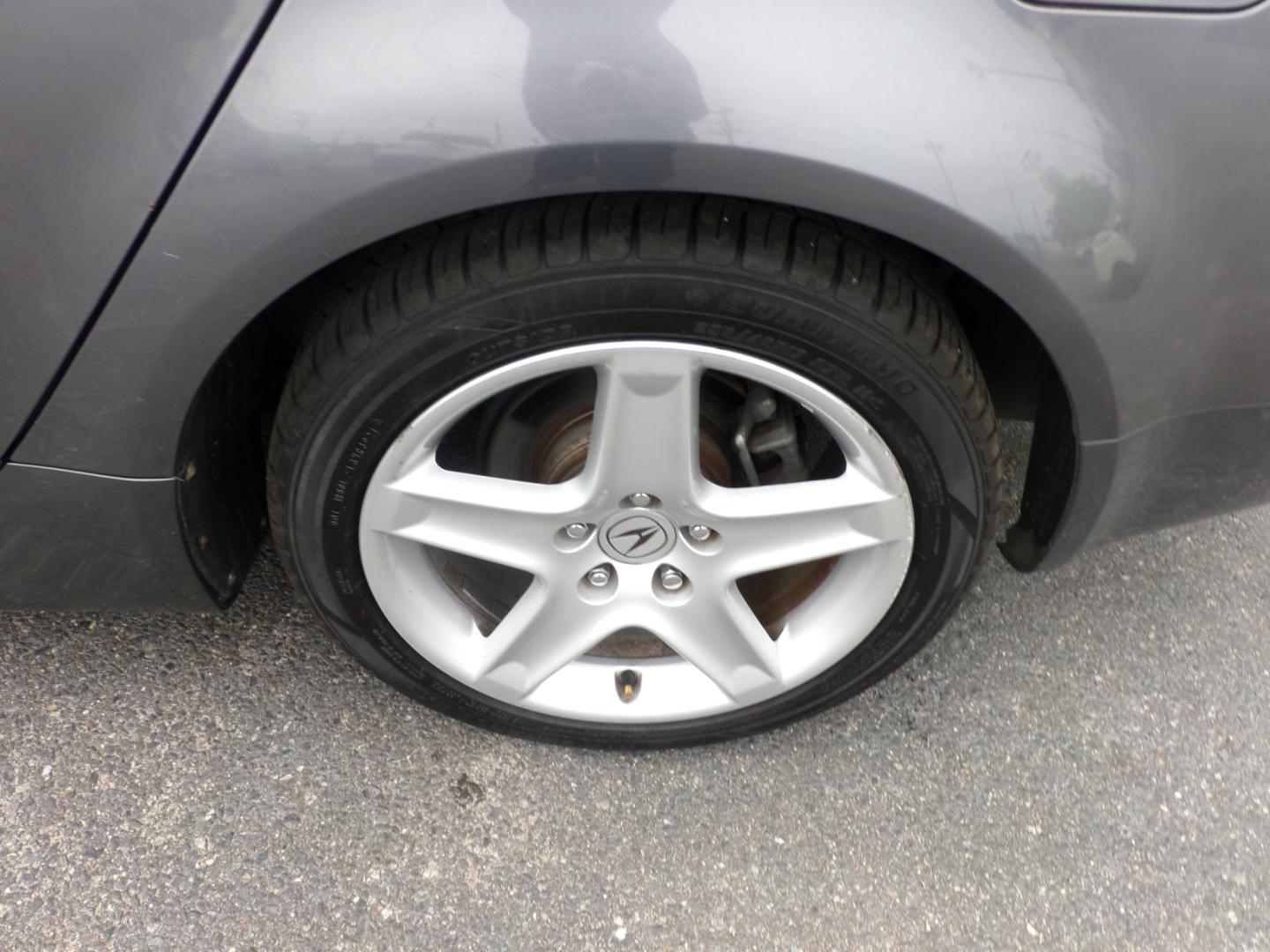 2005 Grey Acura TL 5-Speed AT (19UUA66255A) with an 3.2L V6 SOHC 24V engine, 5-Speed Automatic Overdrive transmission, located at 5700 Curlew Drive, Norfolk, VA, 23502, (757) 455-6330, 36.841885, -76.209412 - Photo#9