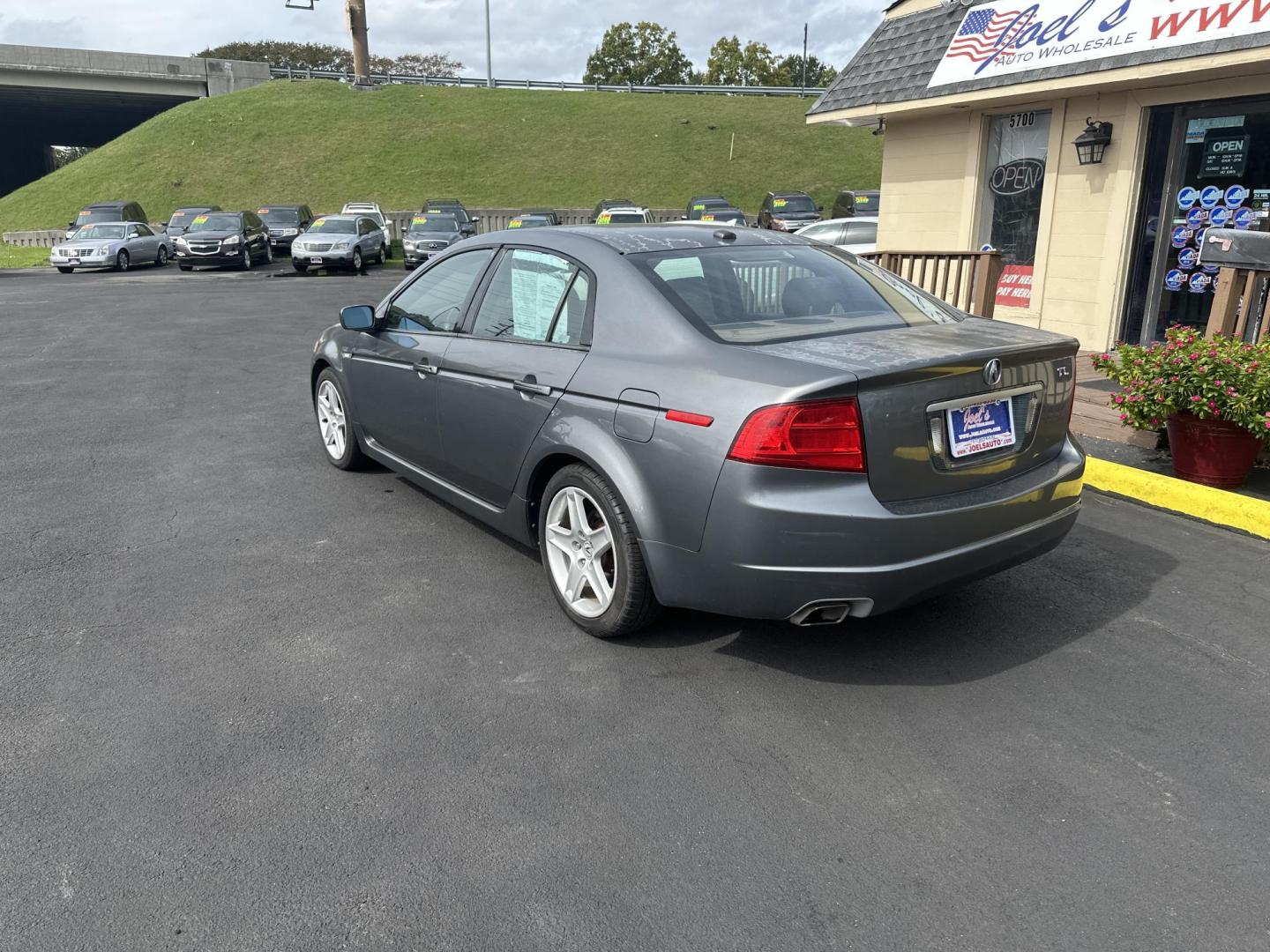 2005 Grey Acura TL 5-Speed AT (19UUA66255A) with an 3.2L V6 SOHC 24V engine, 5-Speed Automatic Overdrive transmission, located at 5700 Curlew Drive, Norfolk, VA, 23502, (757) 455-6330, 36.841885, -76.209412 - Photo#1