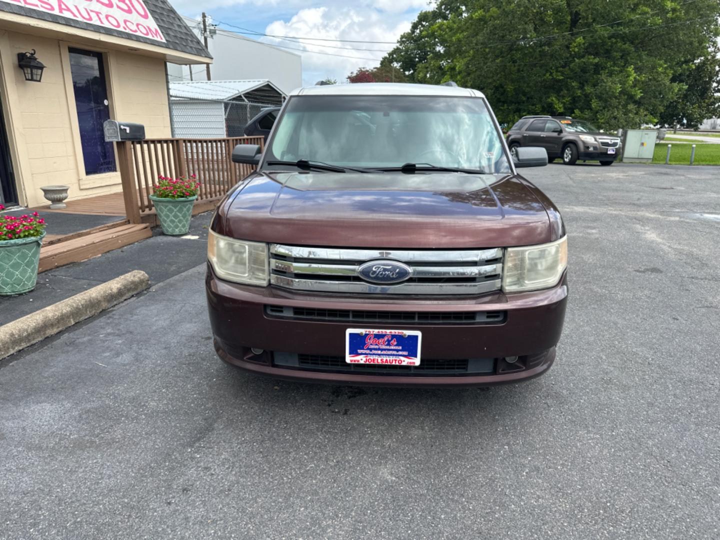 2009 Burgundy Ford Flex SE FWD (2FMDK51C79B) with an 3.5L V6 DOHC 24V engine, 6-Speed Automatic transmission, located at 5700 Curlew Drive, Norfolk, VA, 23502, (757) 455-6330, 36.841885, -76.209412 - Photo#6