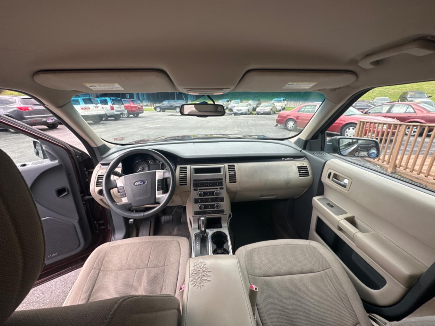 2009 Burgundy Ford Flex SE FWD (2FMDK51C79B) with an 3.5L V6 DOHC 24V engine, 6-Speed Automatic transmission, located at 5700 Curlew Drive, Norfolk, VA, 23502, (757) 455-6330, 36.841885, -76.209412 - Photo#8